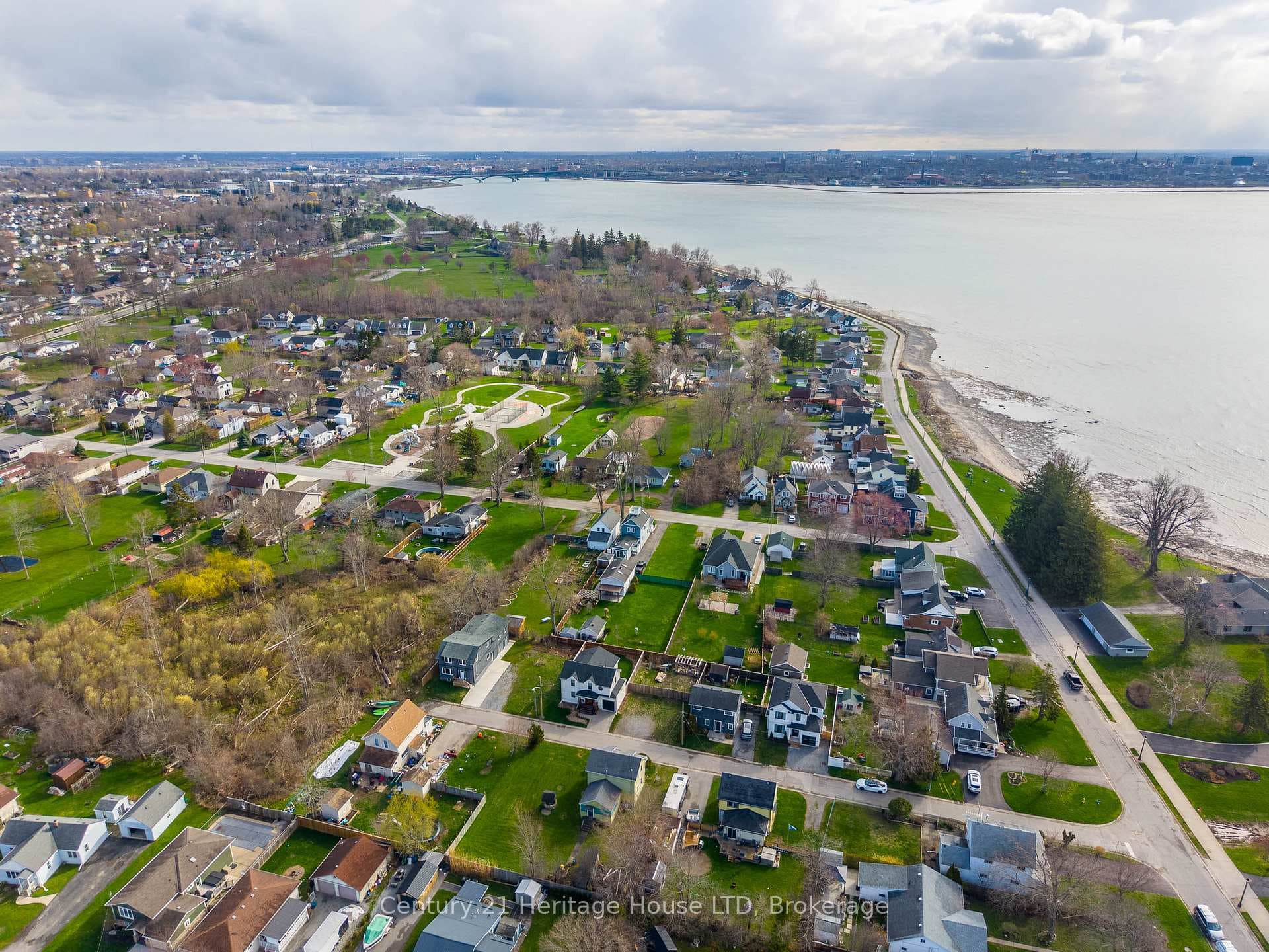 18 Parkview Avenue photo 49