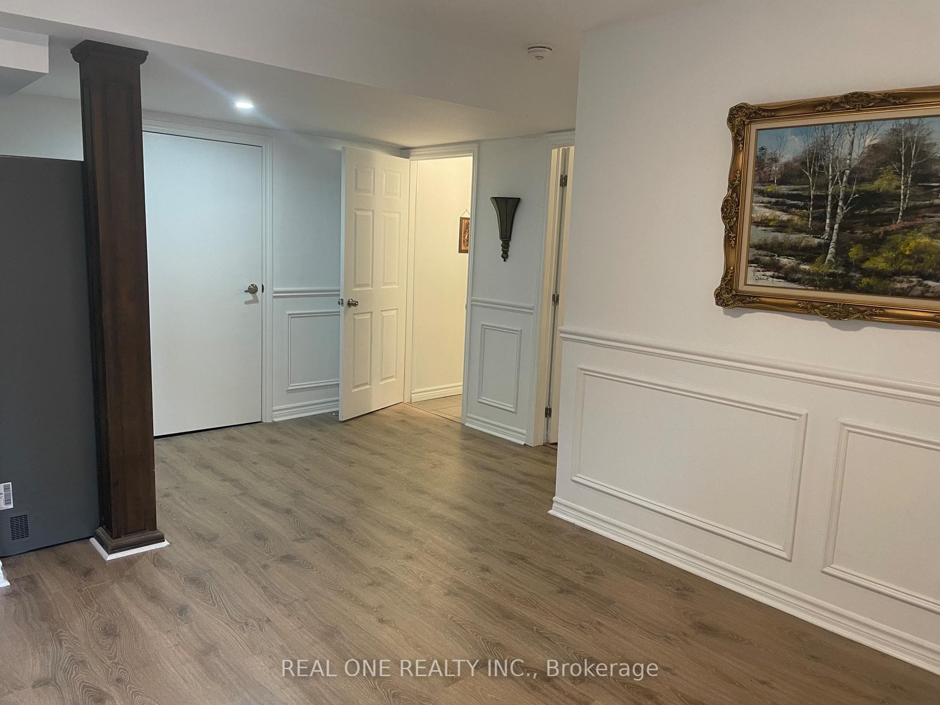 193 Dean Burton Lane Unit Bsmt photo 2