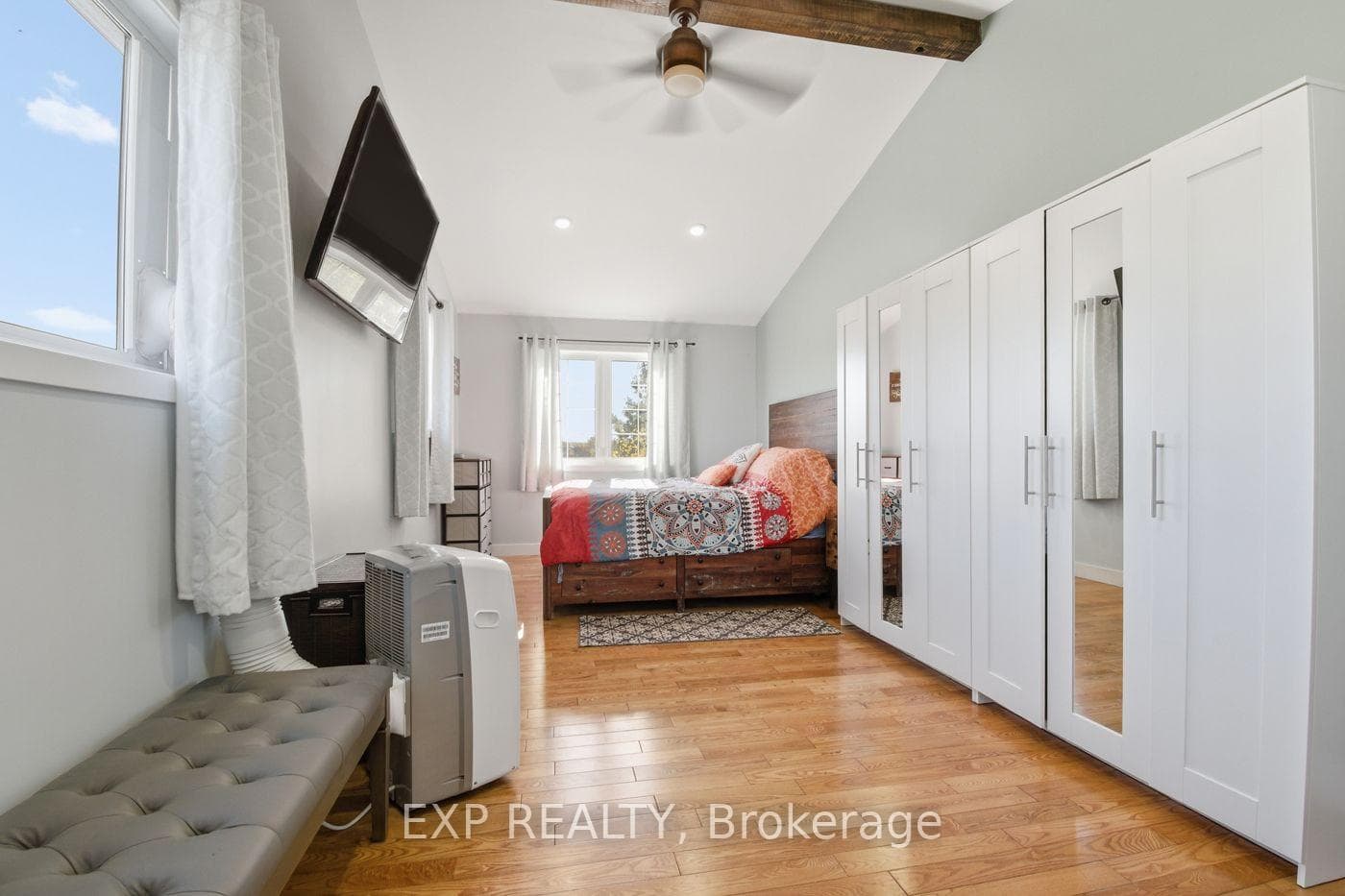 9043 Ridge Road photo 23
