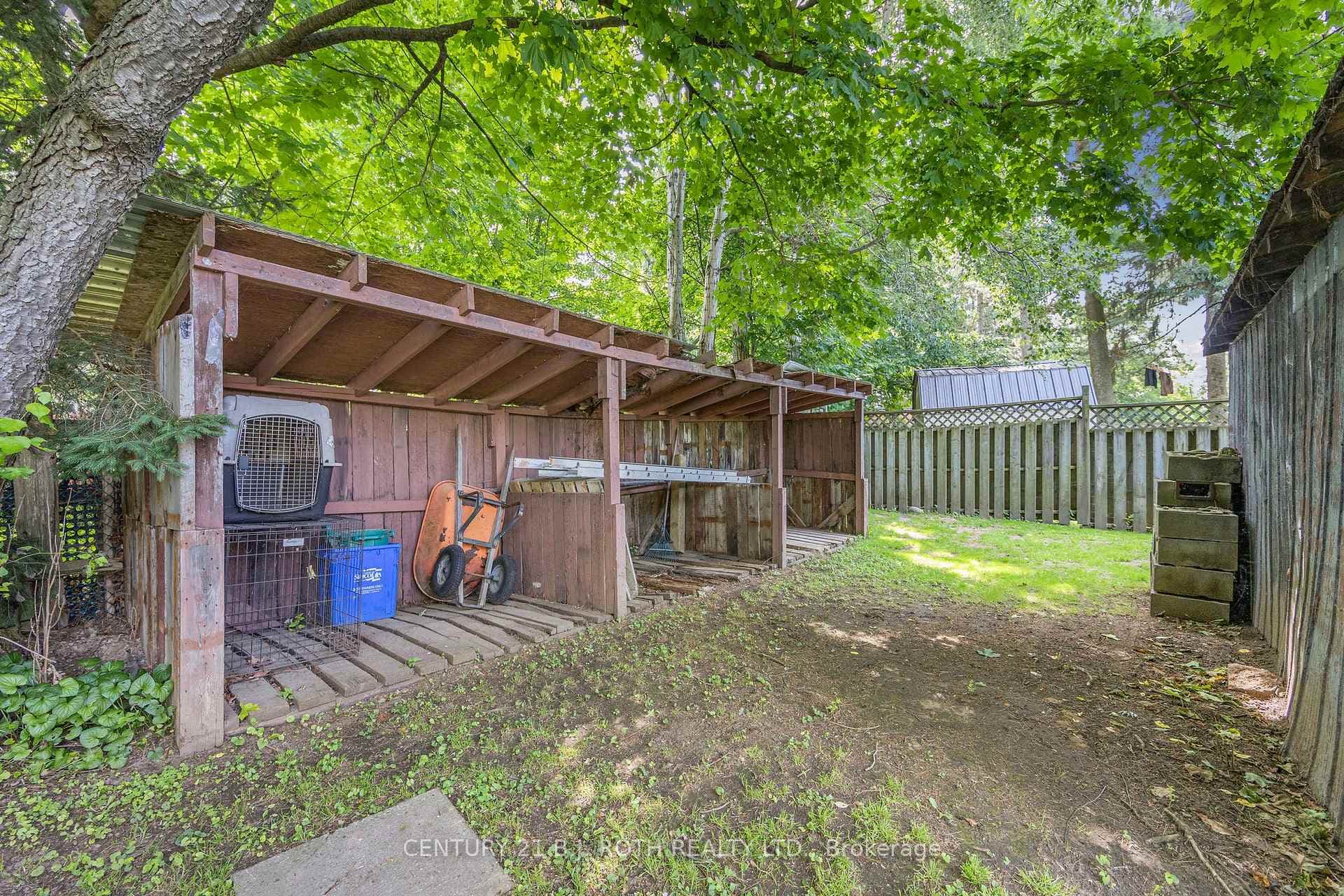 3433 Coronation Avenue photo 32