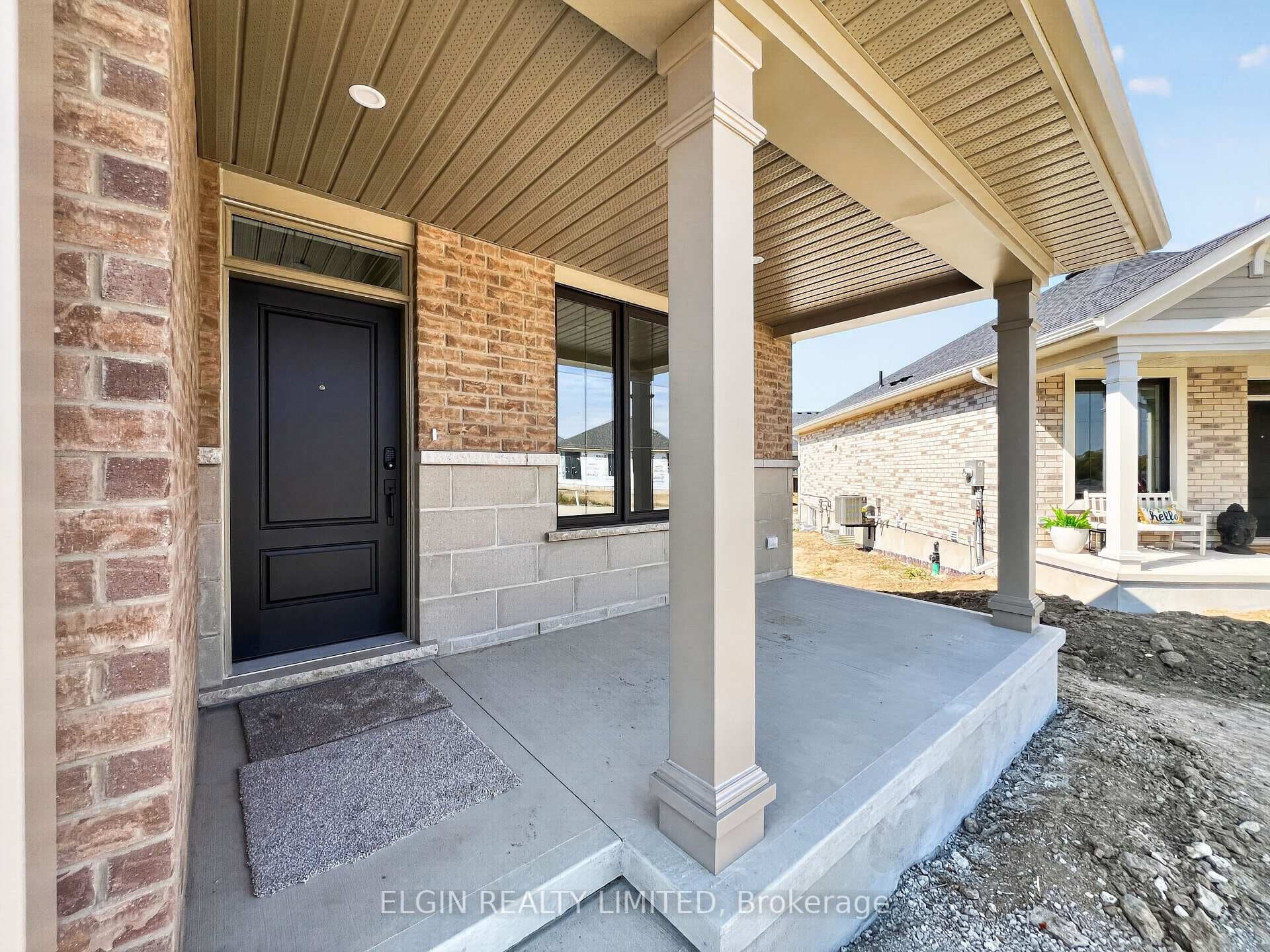 5 Columbus Court photo 2