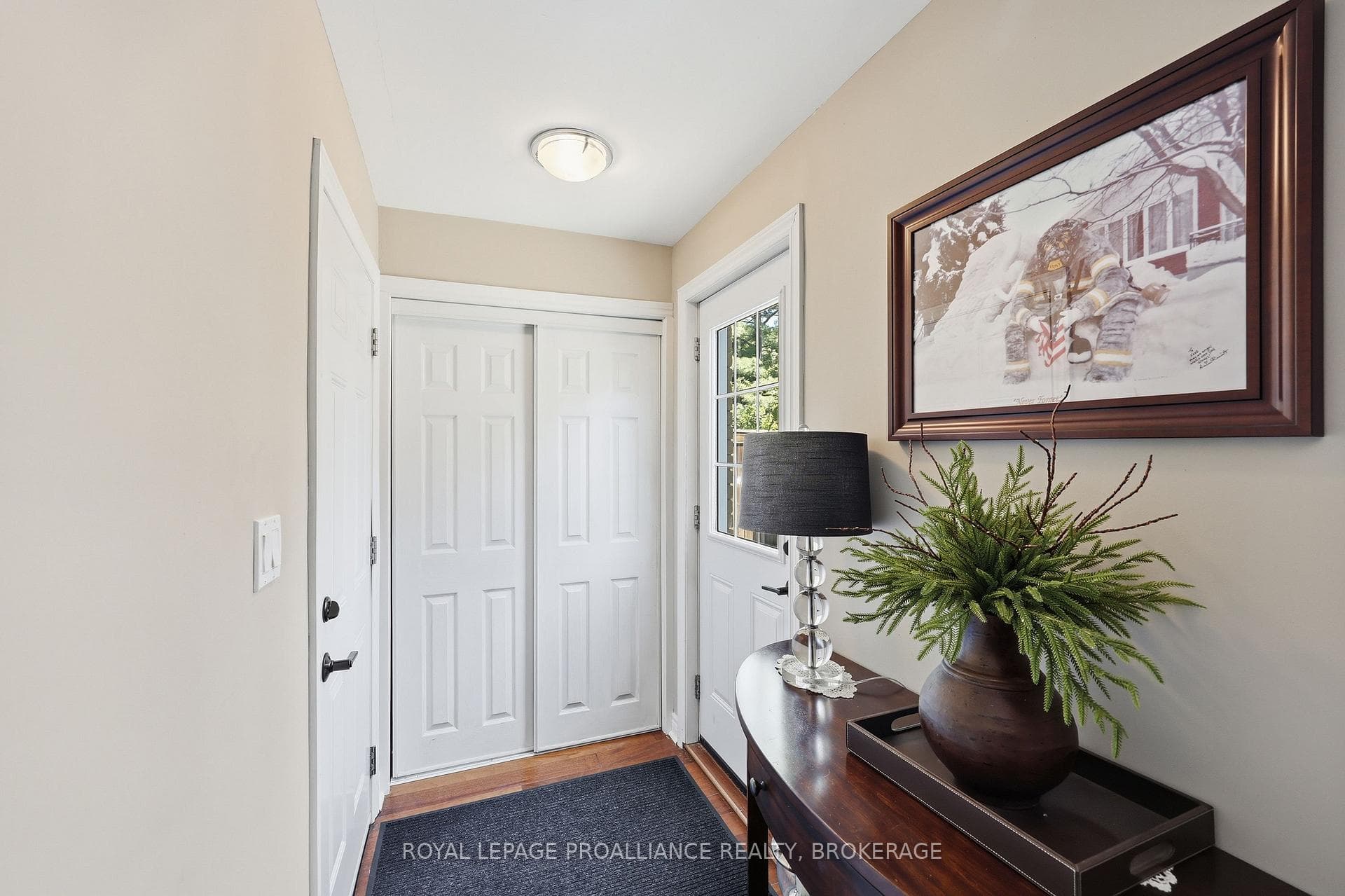 317 Avenue Road photo 37