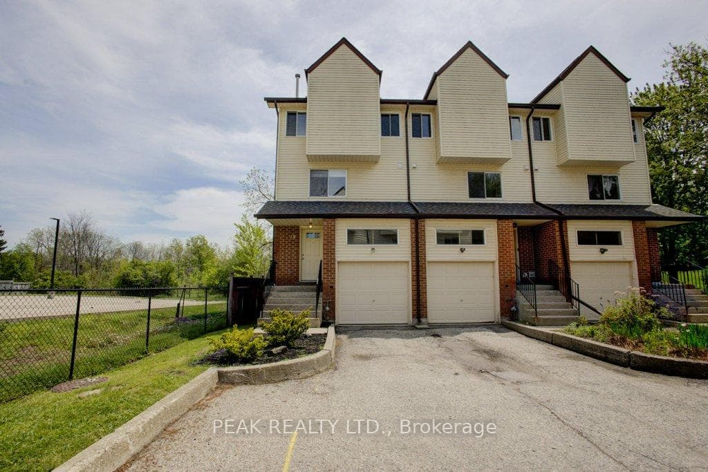 1085 Queens Boulevard Unit 13 photo 2