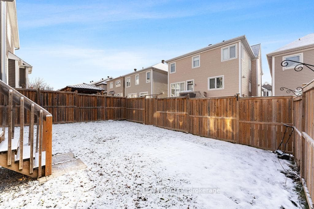 106 Pinelock Street photo 37