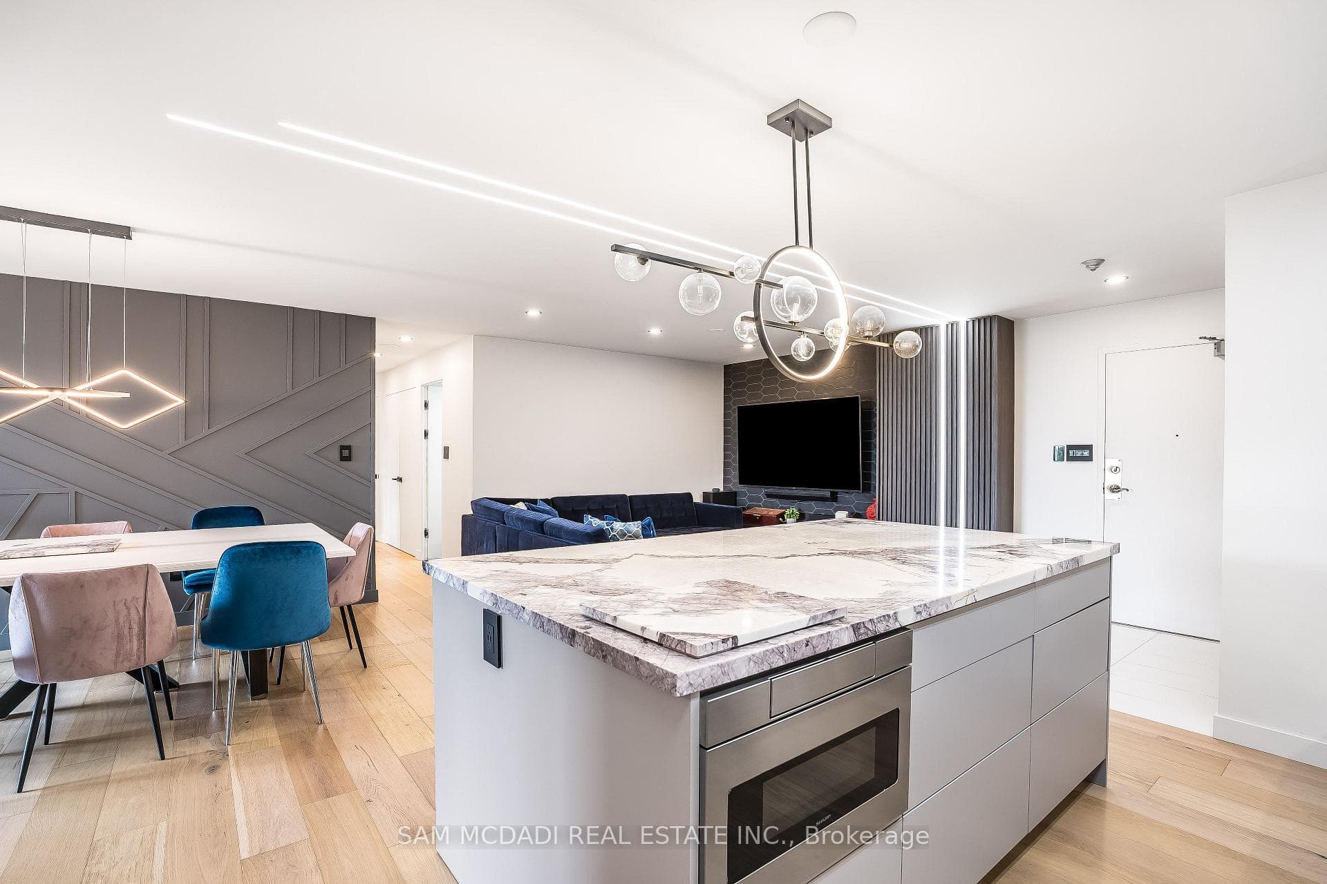 5444 Yonge Street Unit 304 photo 12