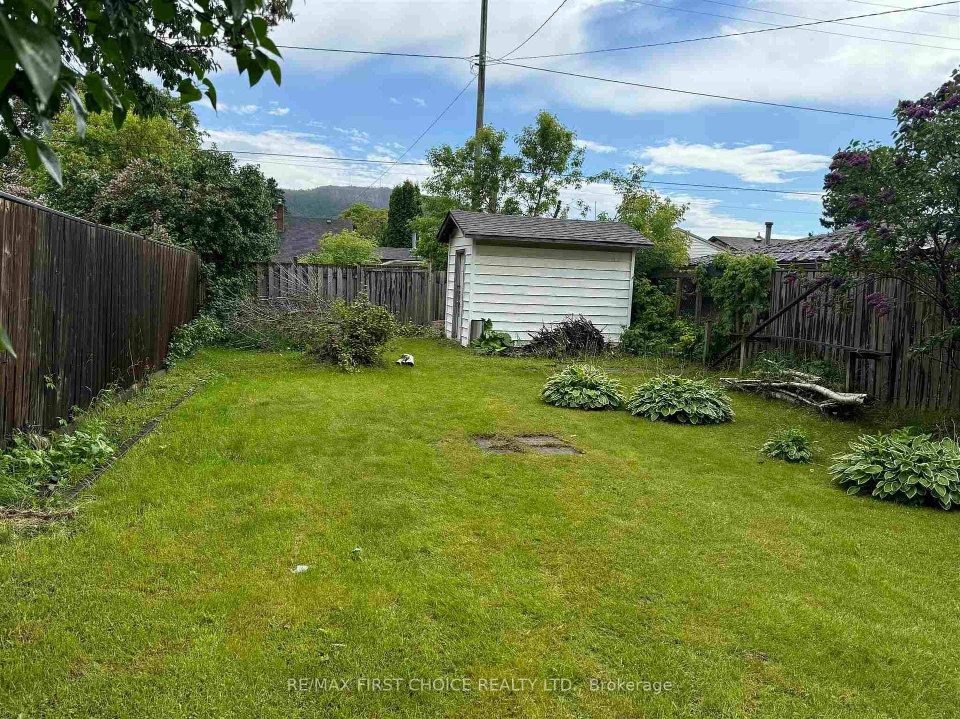 264 Amelia Street photo 23