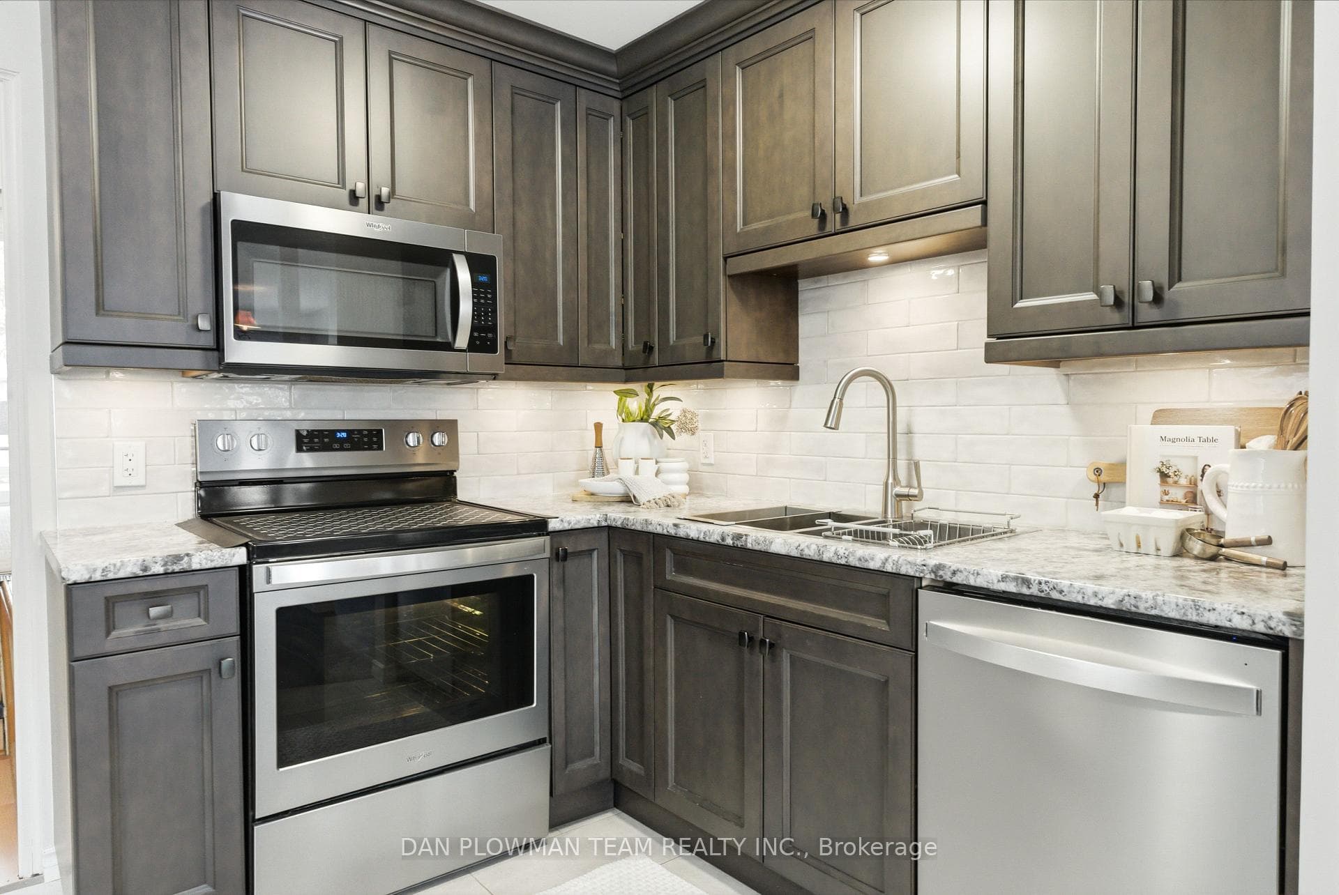 246 Conant Street photo 11