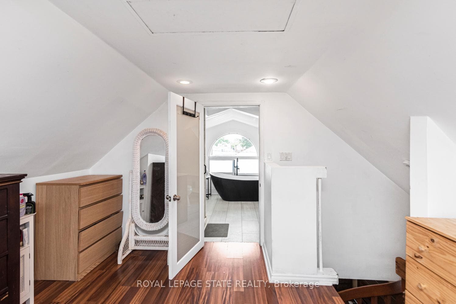 52 Cameron Avenue photo 27