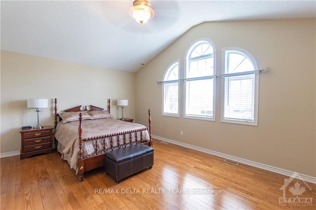900 GOSNELL Terrace photo 14