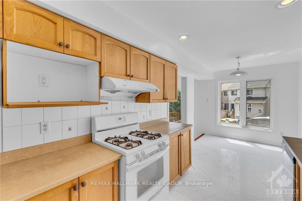 56 SADDLESMITH Circle photo 10