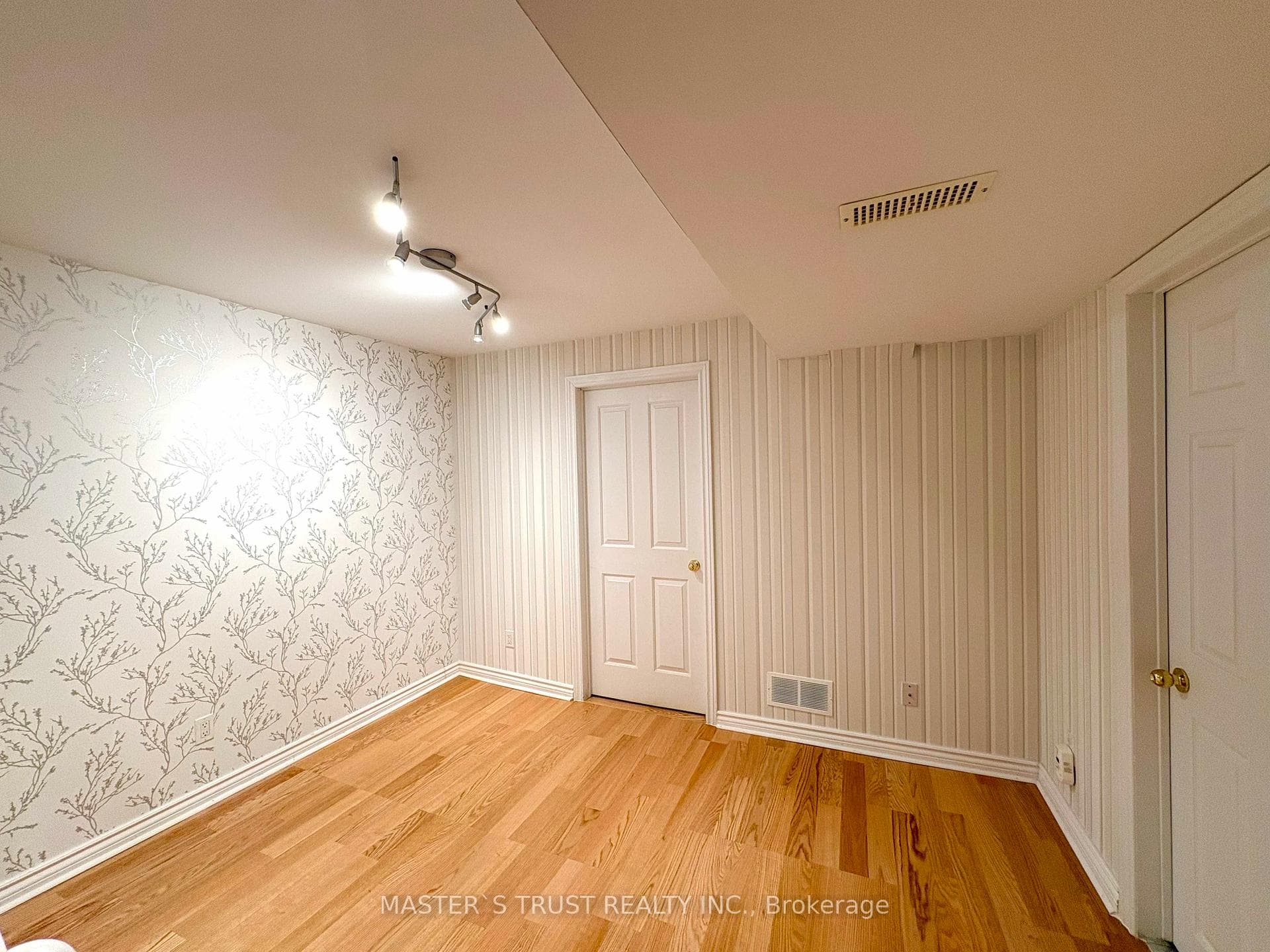 55 Russell Hill Road photo 15