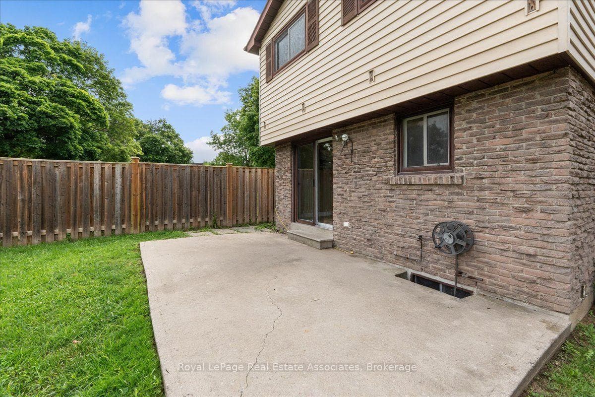 19 Harrison Court photo 38