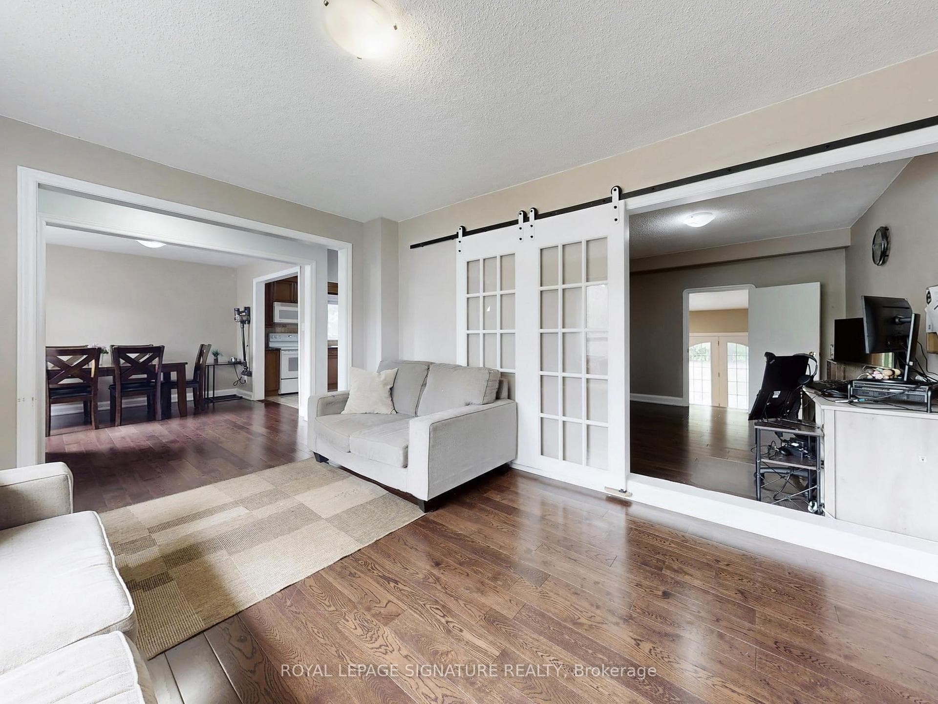 118 Moore Park Avenue photo 8