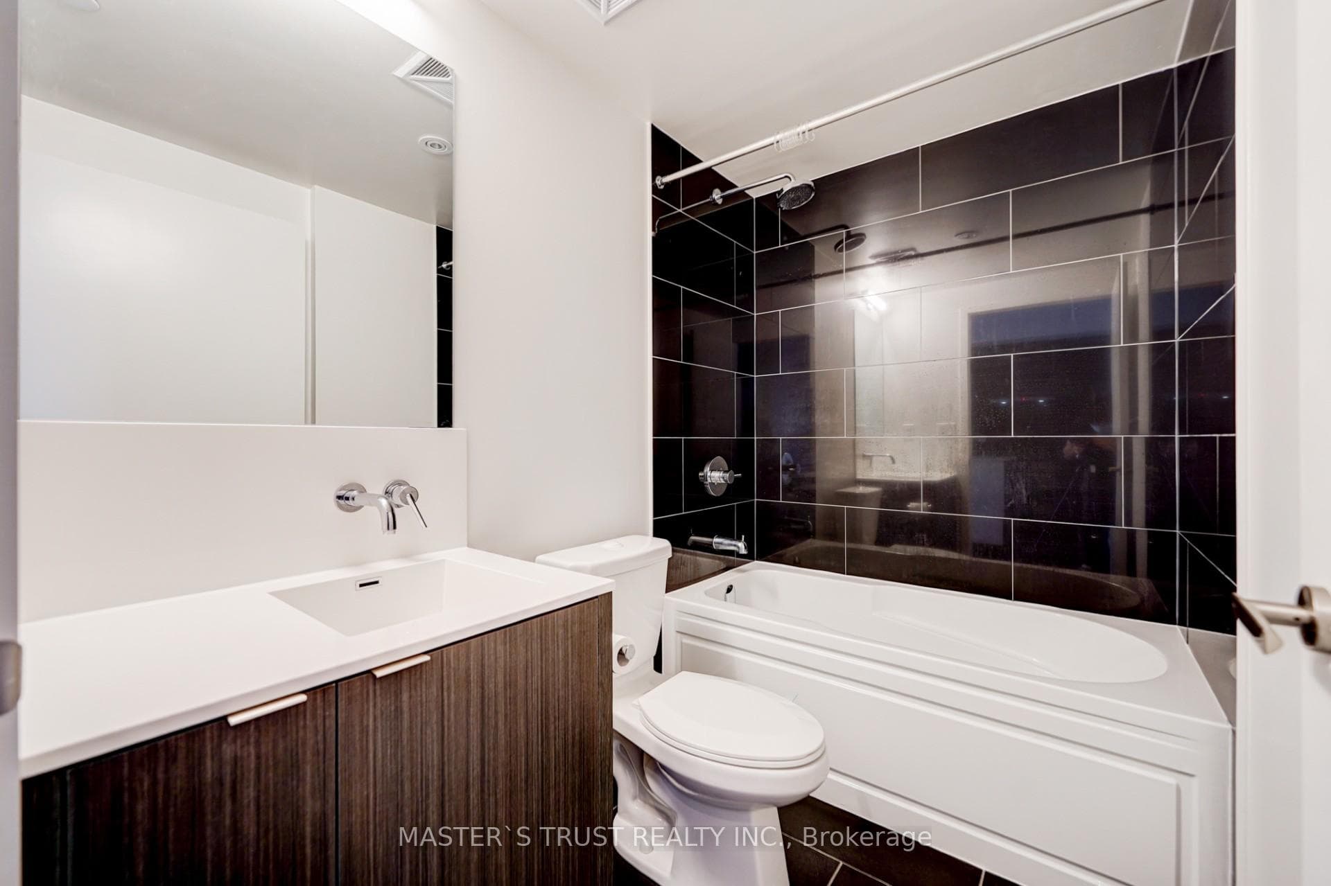 88 Harbour Street Unit 2809 photo 5