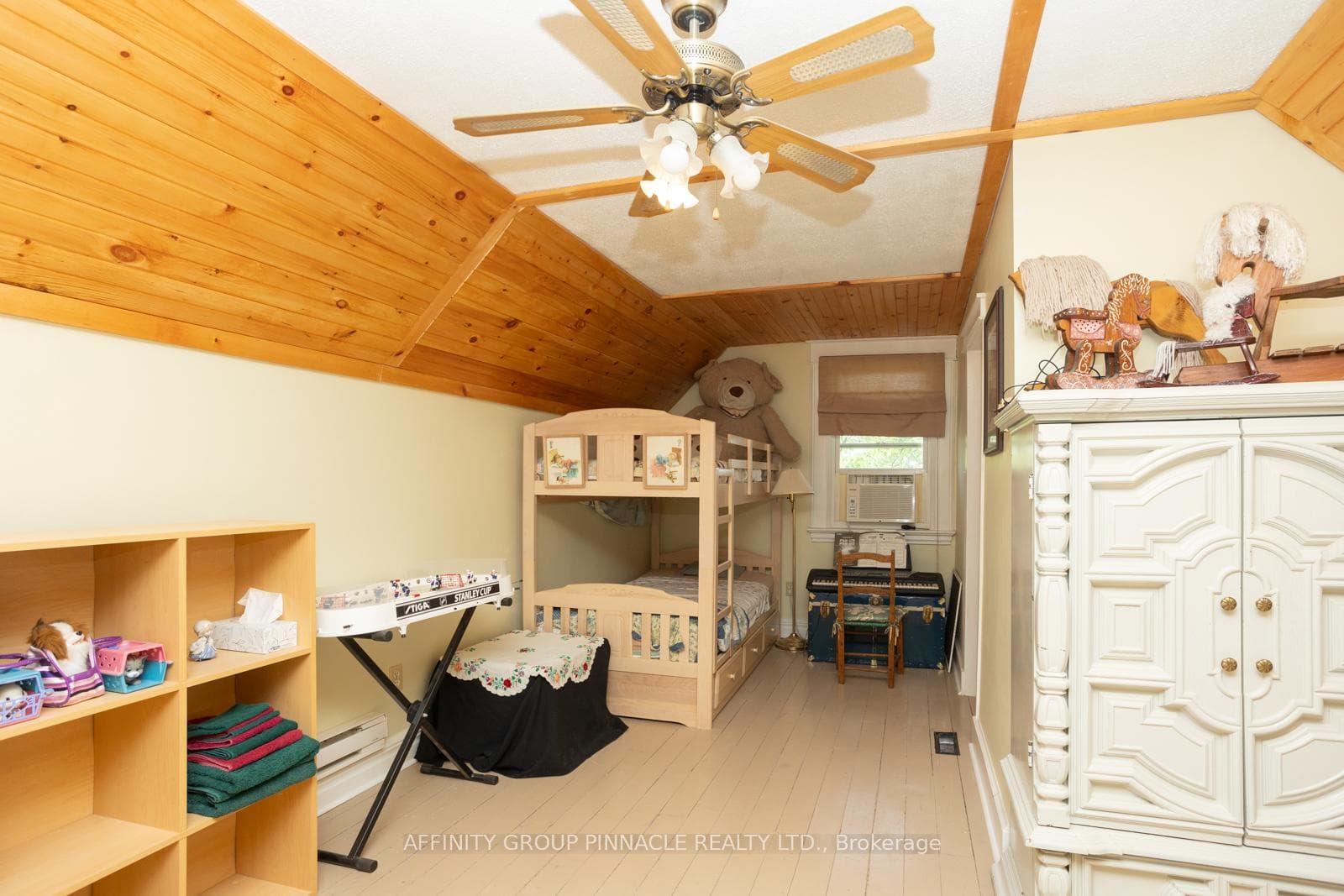367 Bay Street photo 22