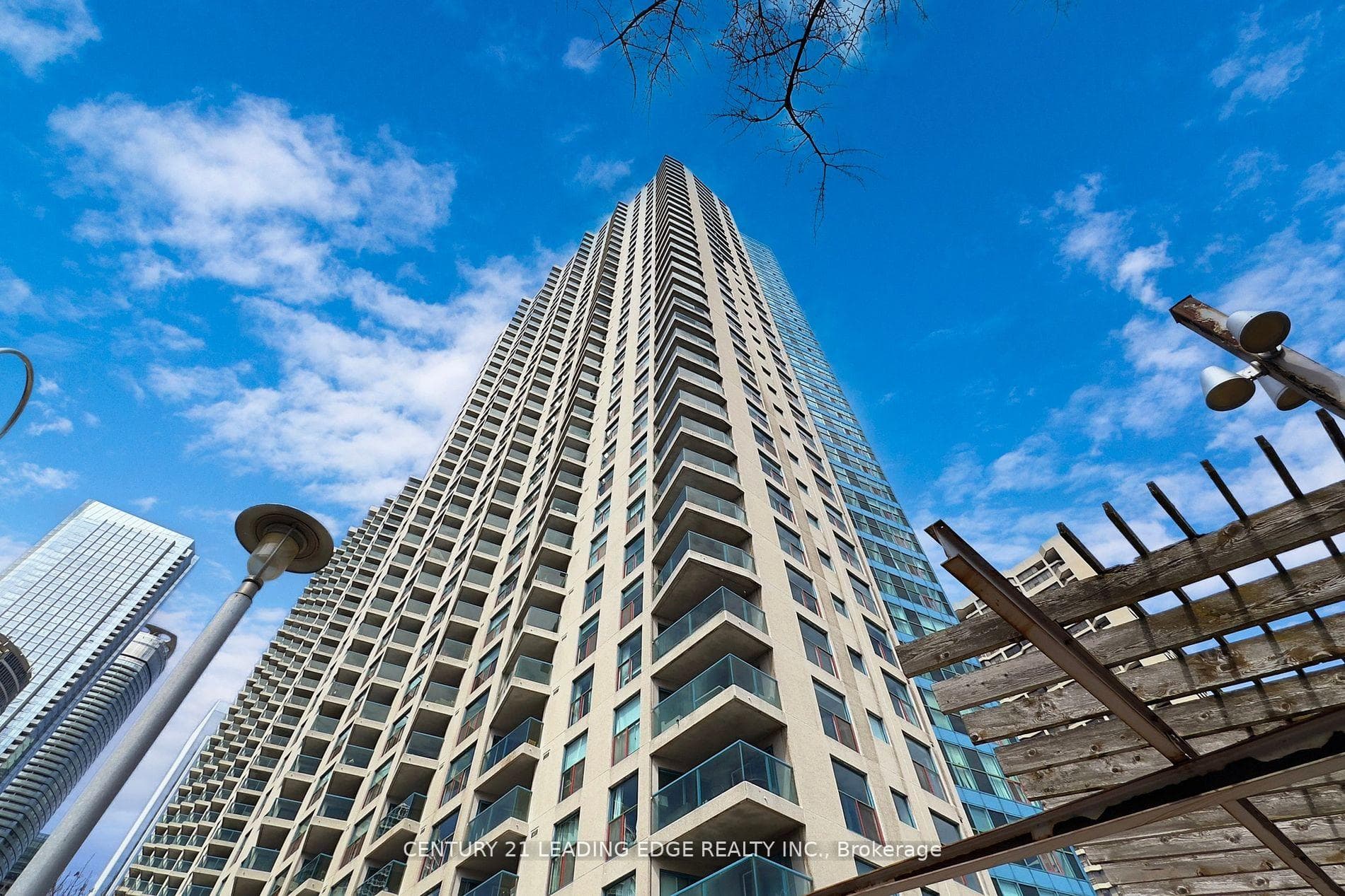 99 Harbour Square Unit 1403 photo 2