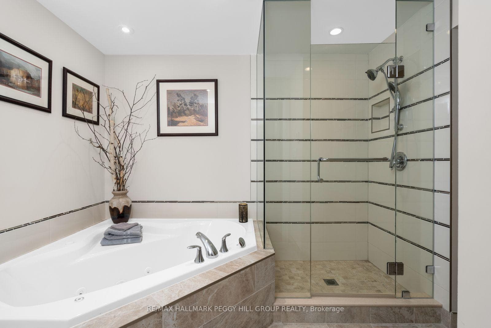 10 Duckworth Street photo 15
