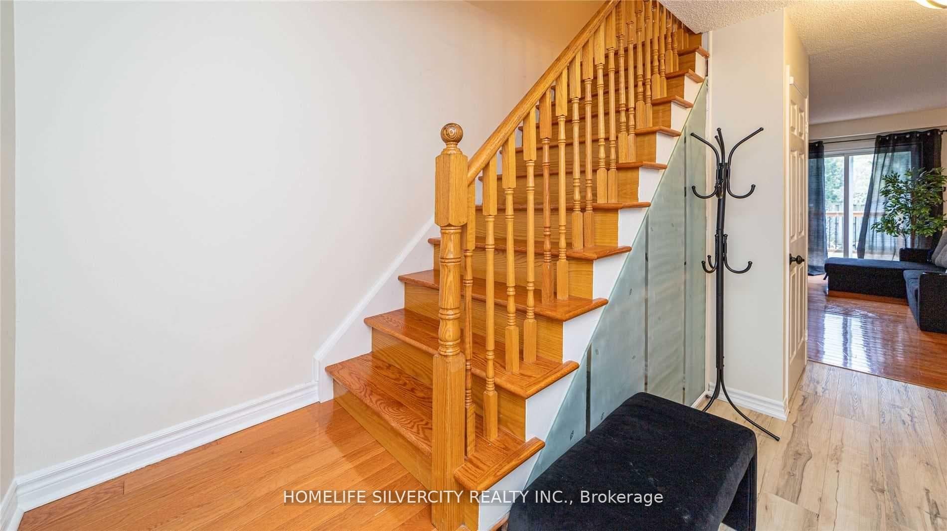 7 Newbridge Crescent photo 19