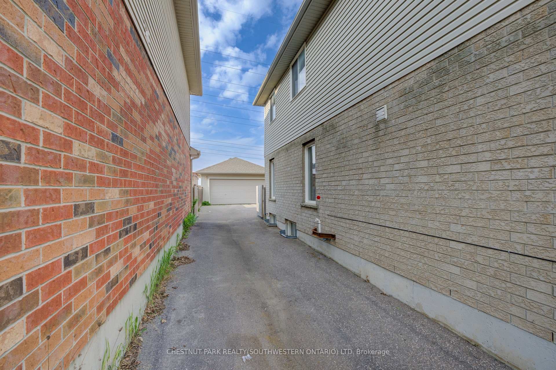 665 Windflower Crescent photo 34