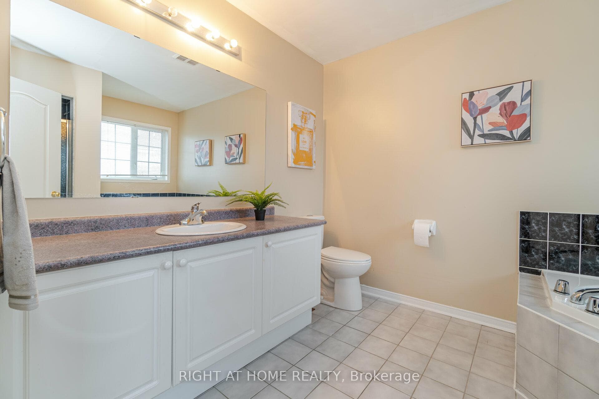 50 Sunnybrook Crescent photo 16