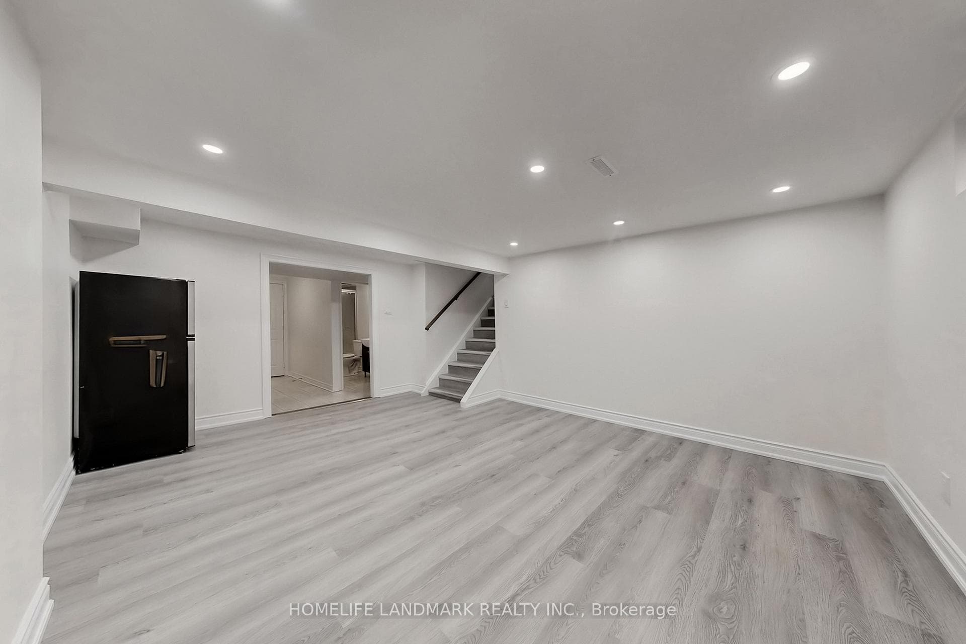 38 Pebblehill Square photo 36