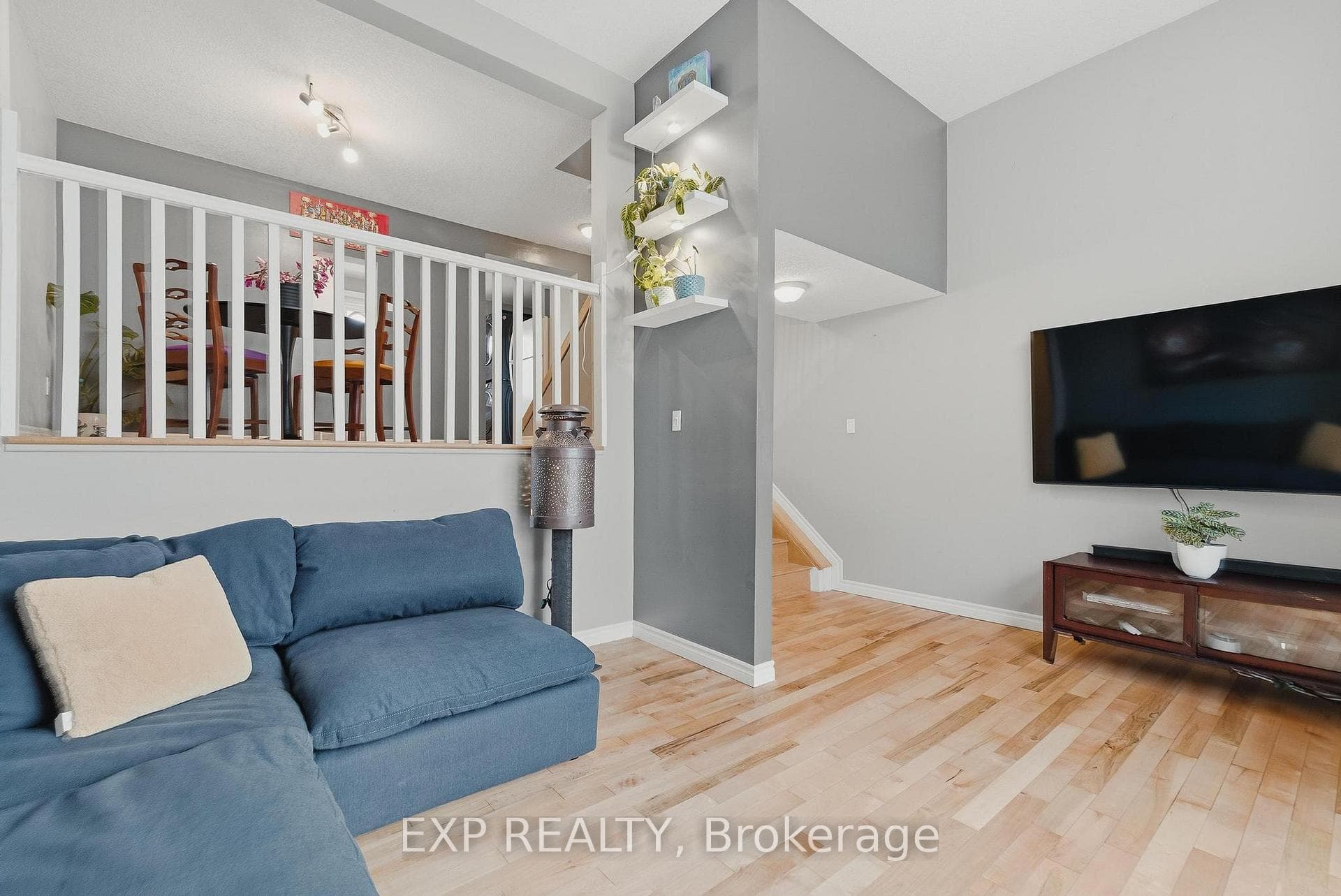 1085 Queens Boulevard Unit 6 photo 24