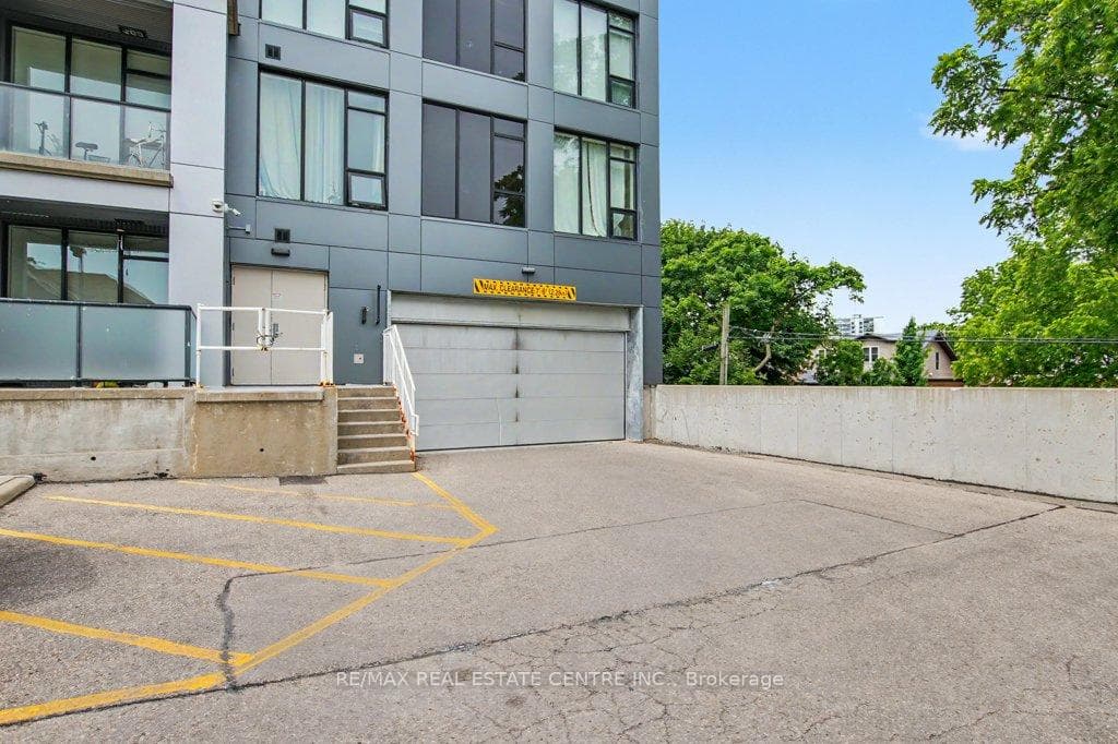 690 King Street Unit 101 photo 33