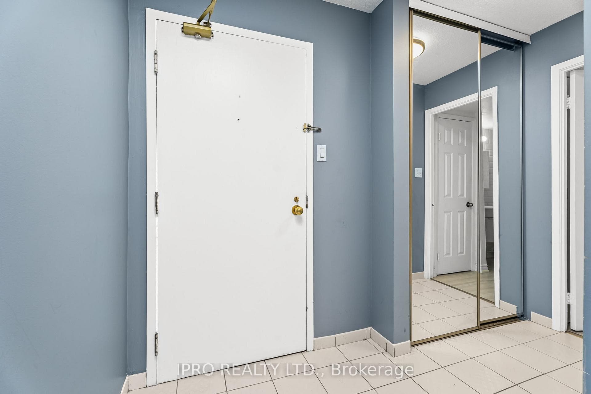 298 Jarvis Street Unit 1601 photo 5