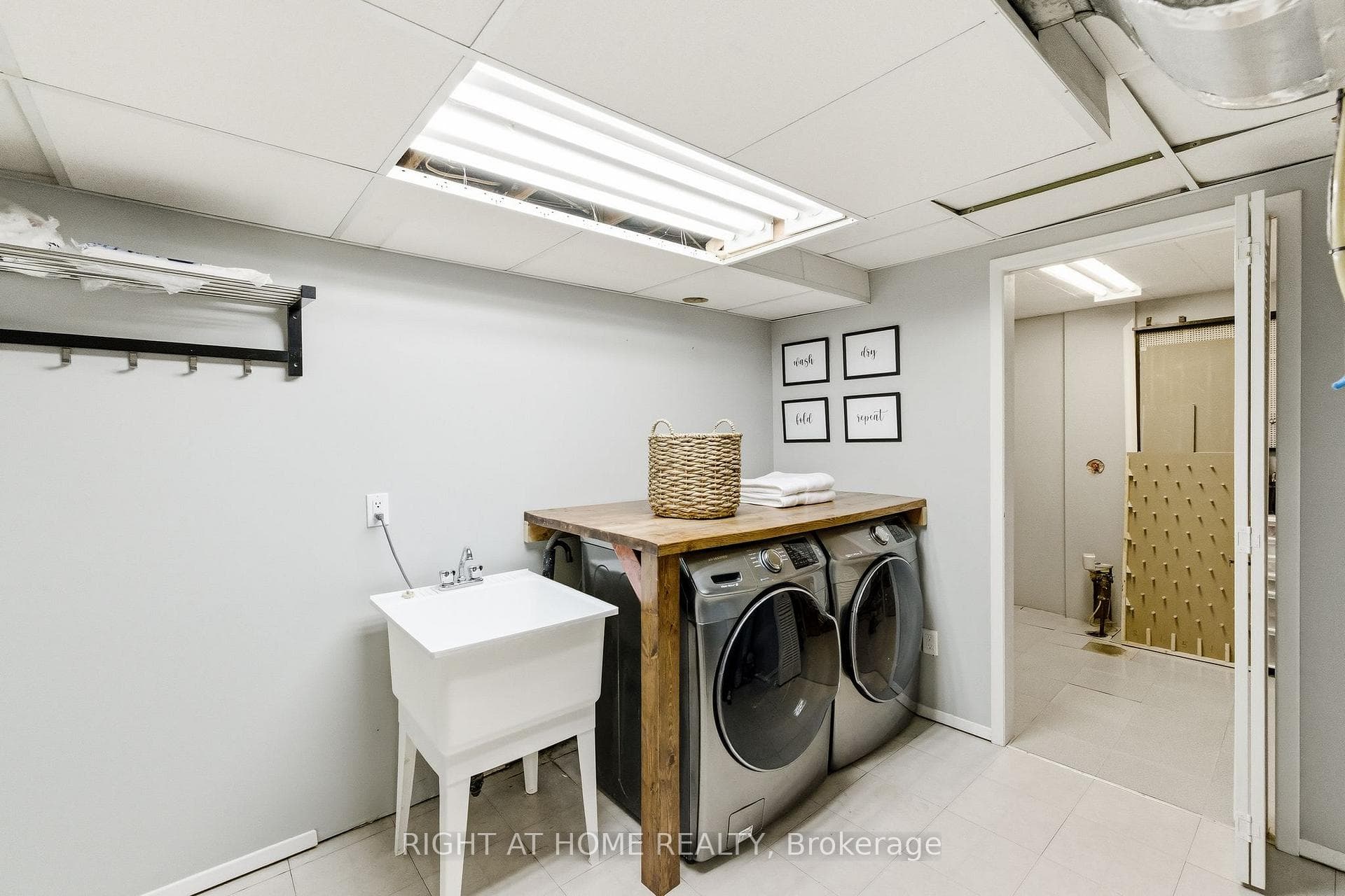 345 Highgate Avenue photo 28