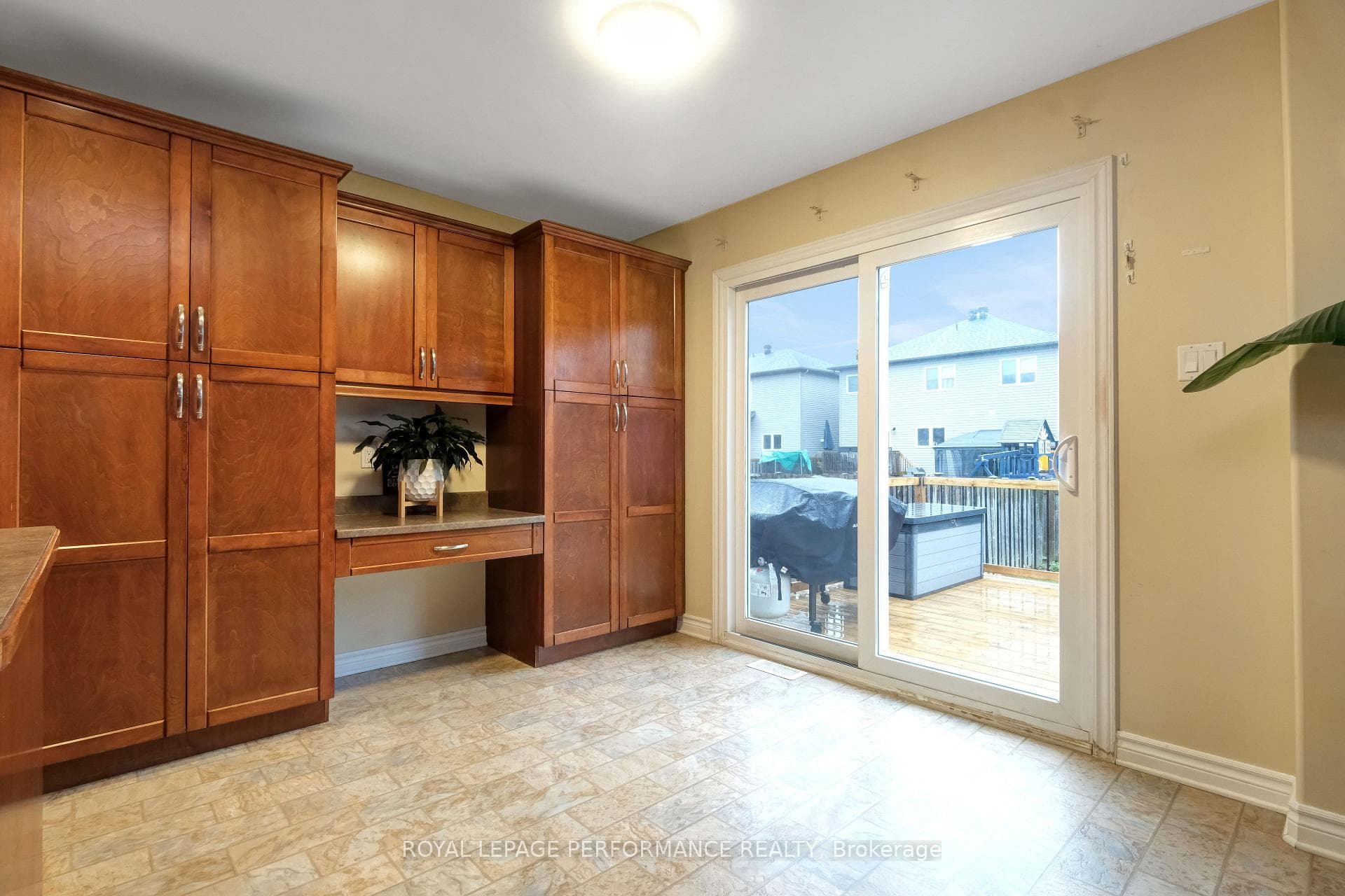 112 Olde Towne Avenue photo 8