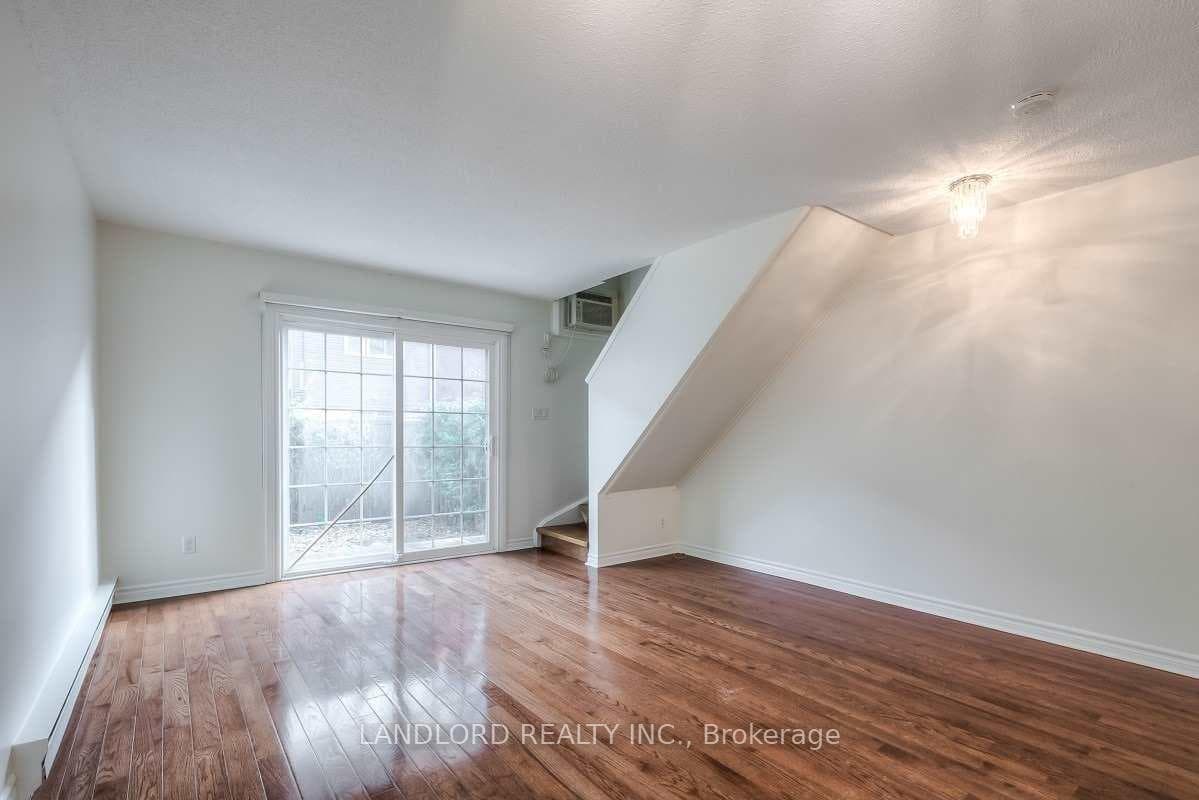 233 Berkeley Street photo 6