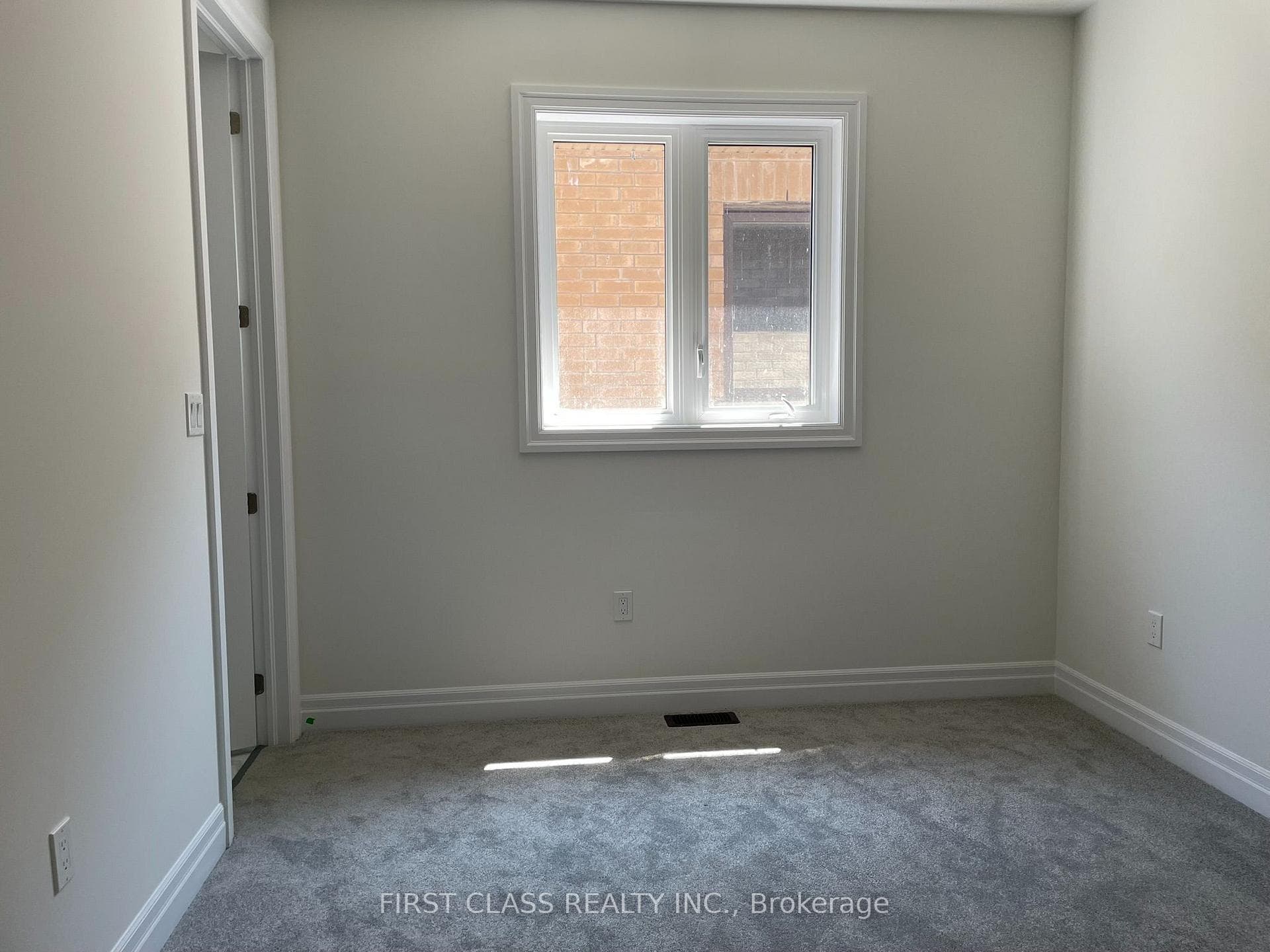 68 Thomas Smith Street photo 31
