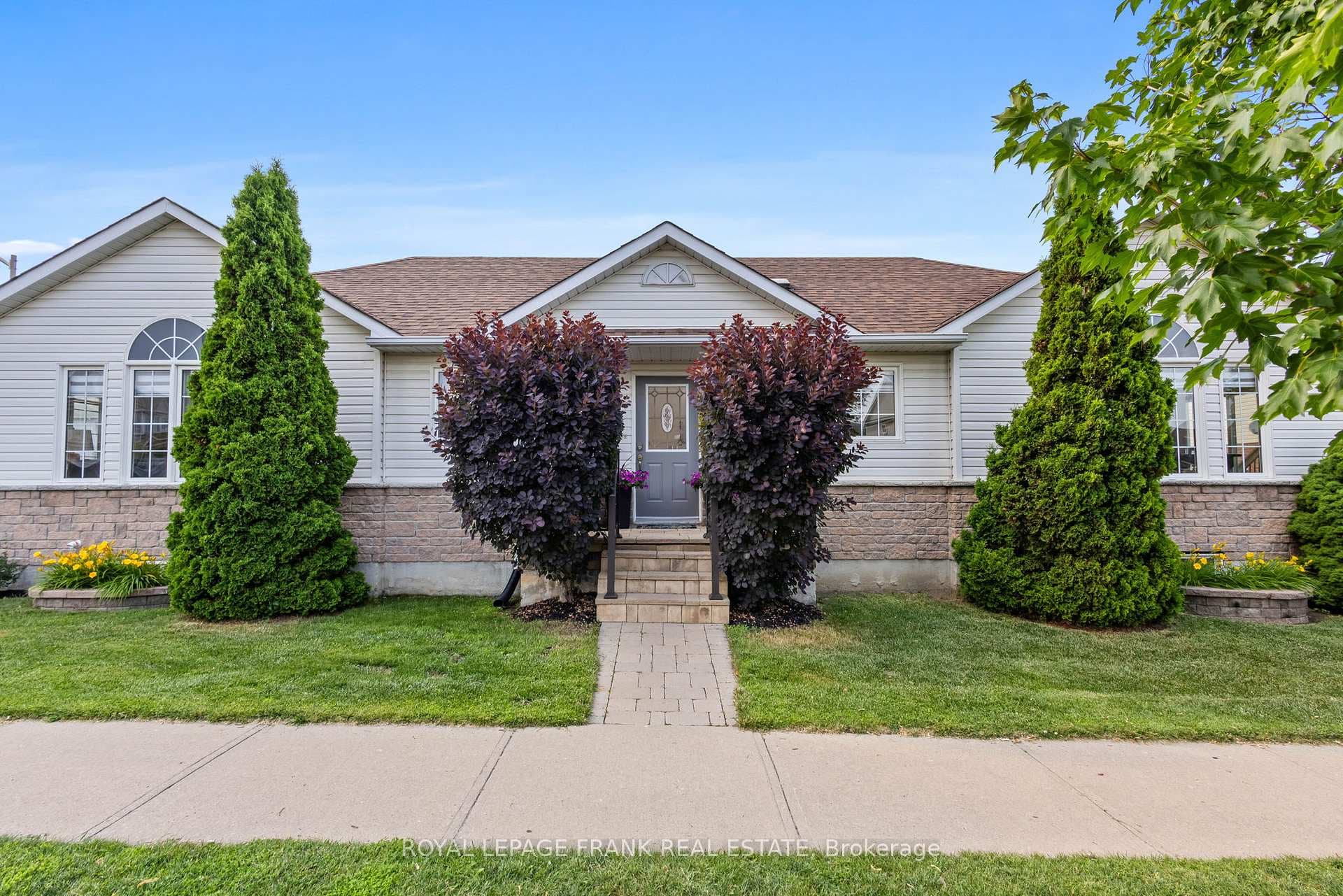 183 Eldad Drive photo 2