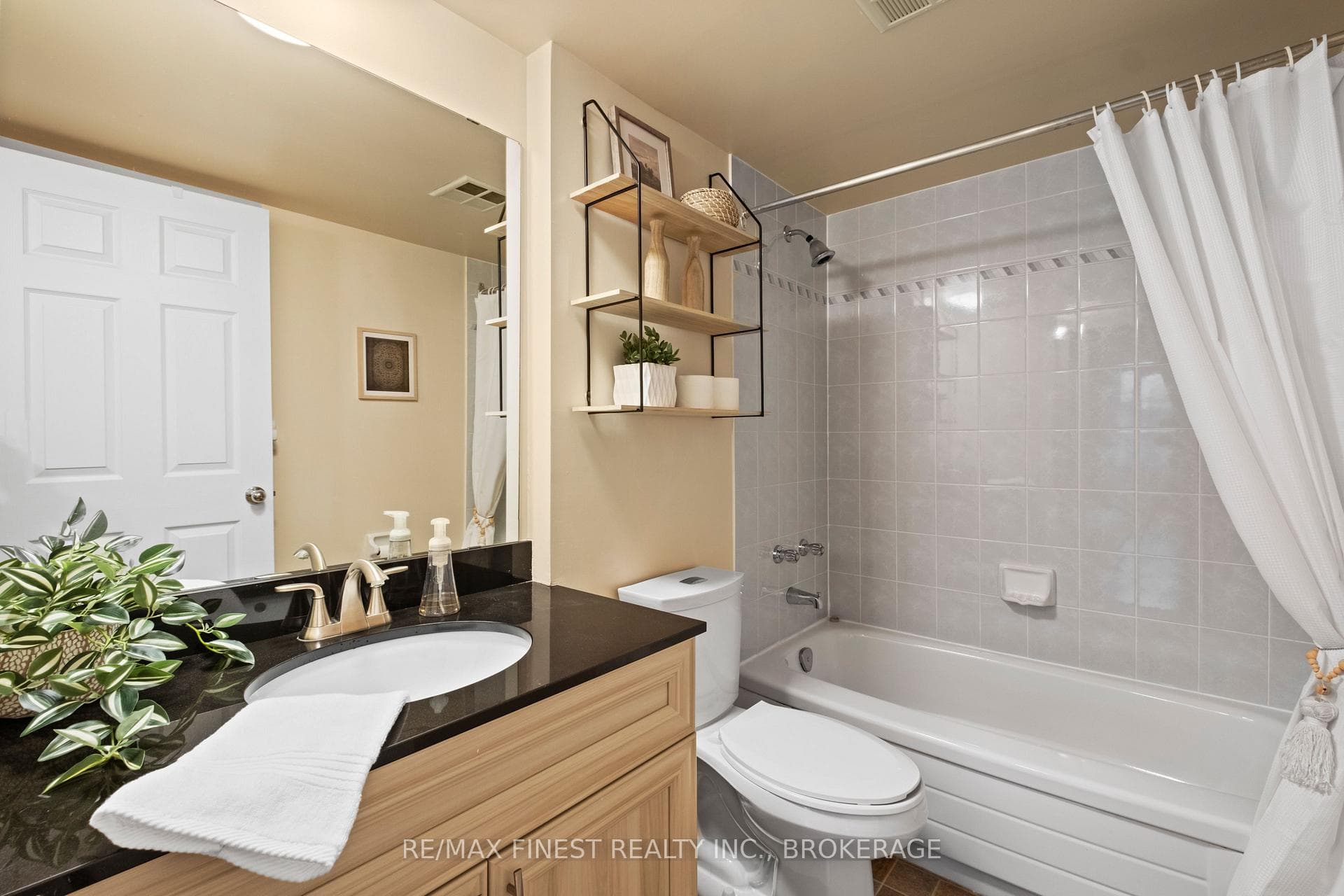 675 Davis Drive Unit 209 photo 29