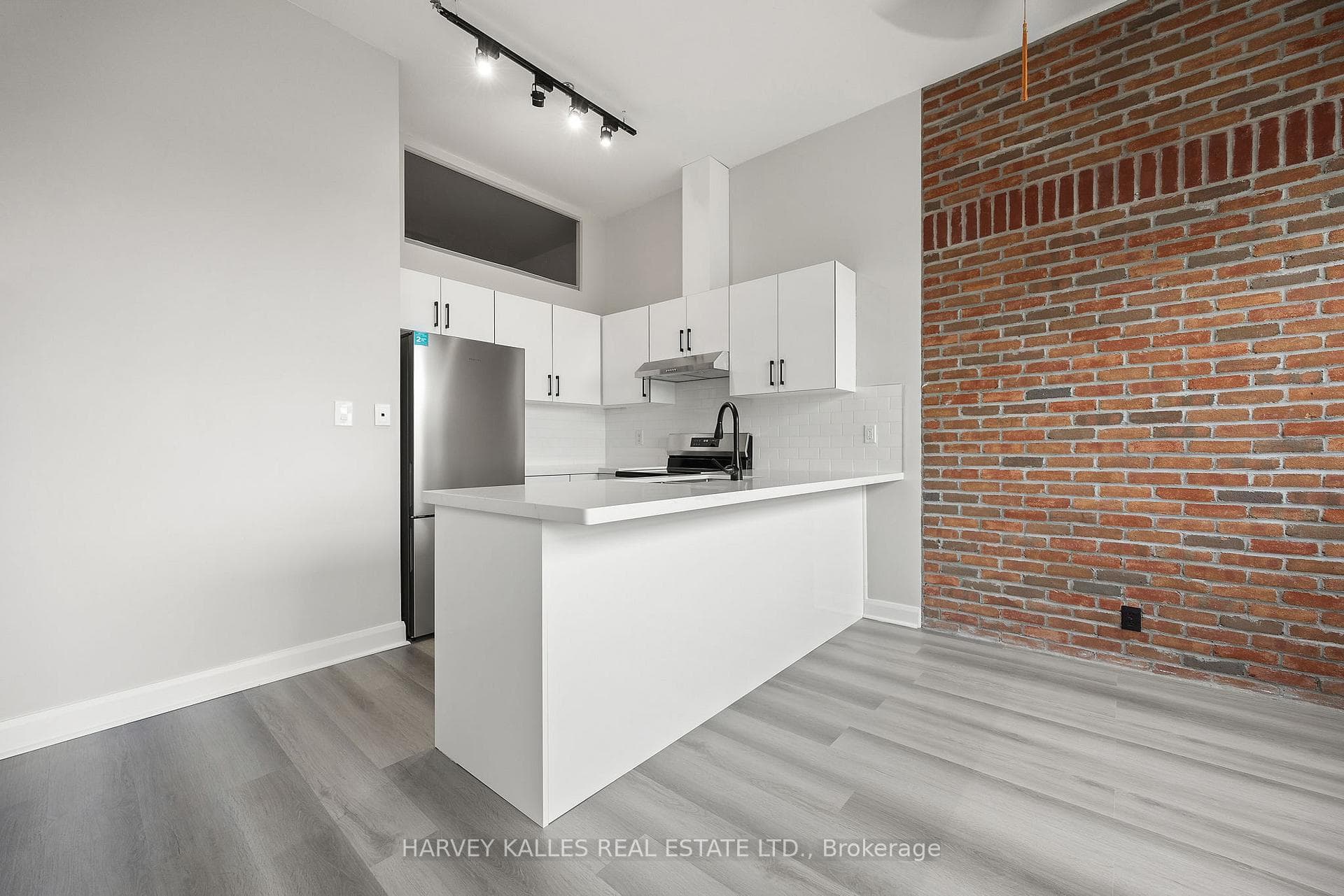 700 King Street Unit 1006 photo 24