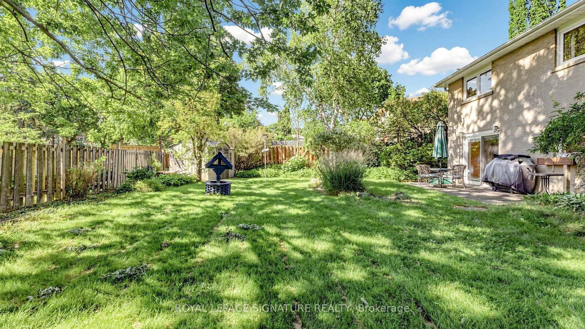 134 Oakmeadow Boulevard photo 20