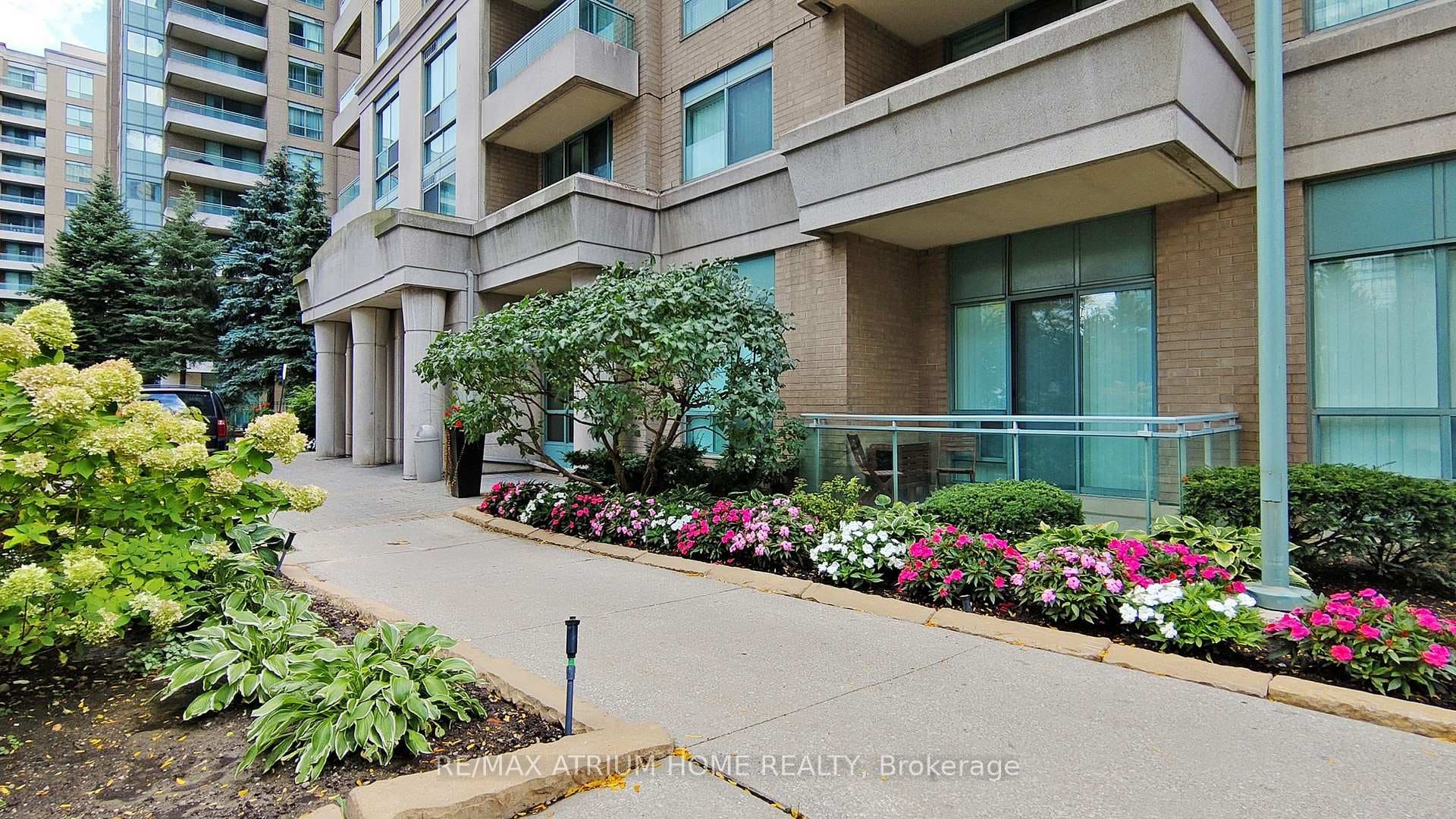 3 Pemberton Avenue Unit 1703 photo 2