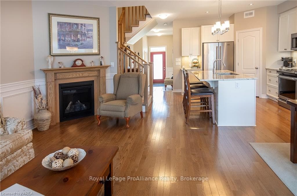 1084 HORIZON Drive photo 6