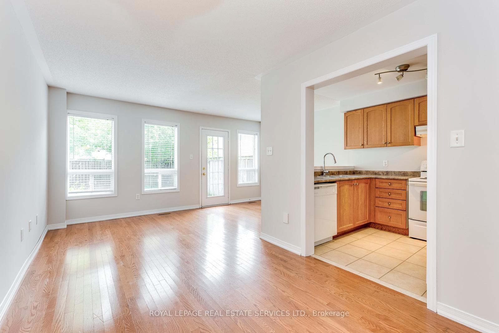 1835 Mccoy Avenue photo 6