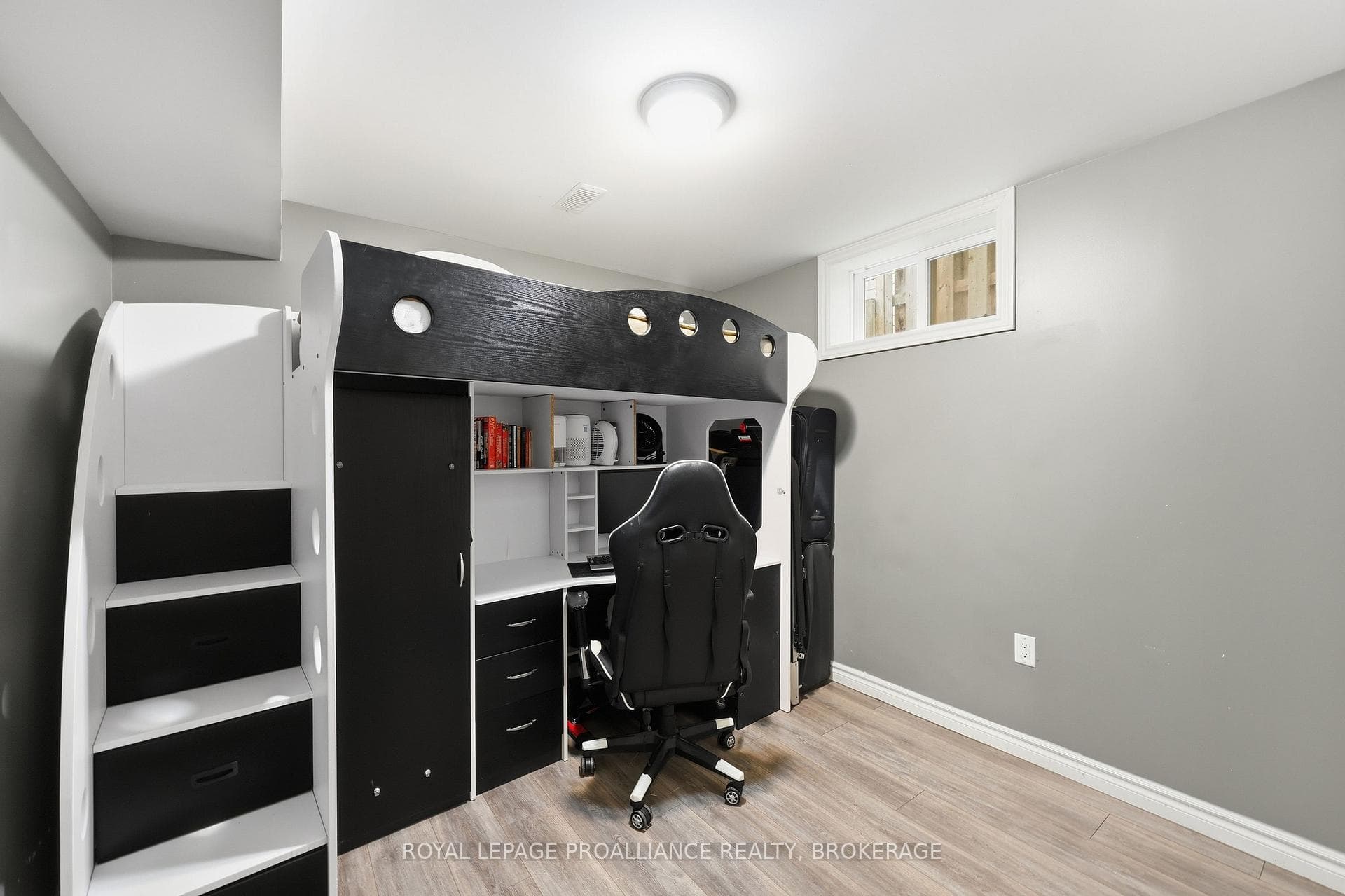 440 Conservatory Drive photo 33