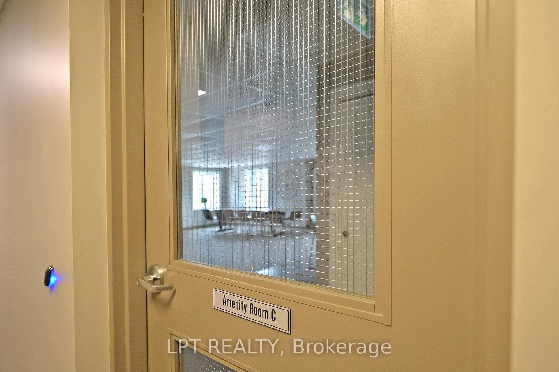 104 Summit Ridge Drive Unit 302 photo 44