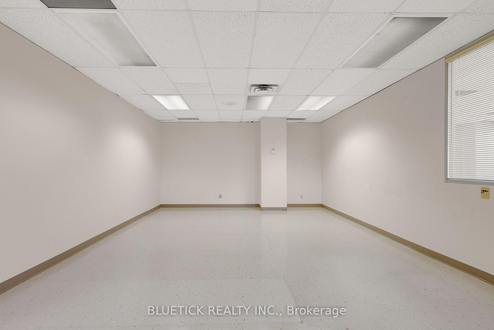 690 Dorval Drive Unit 600 photo 3