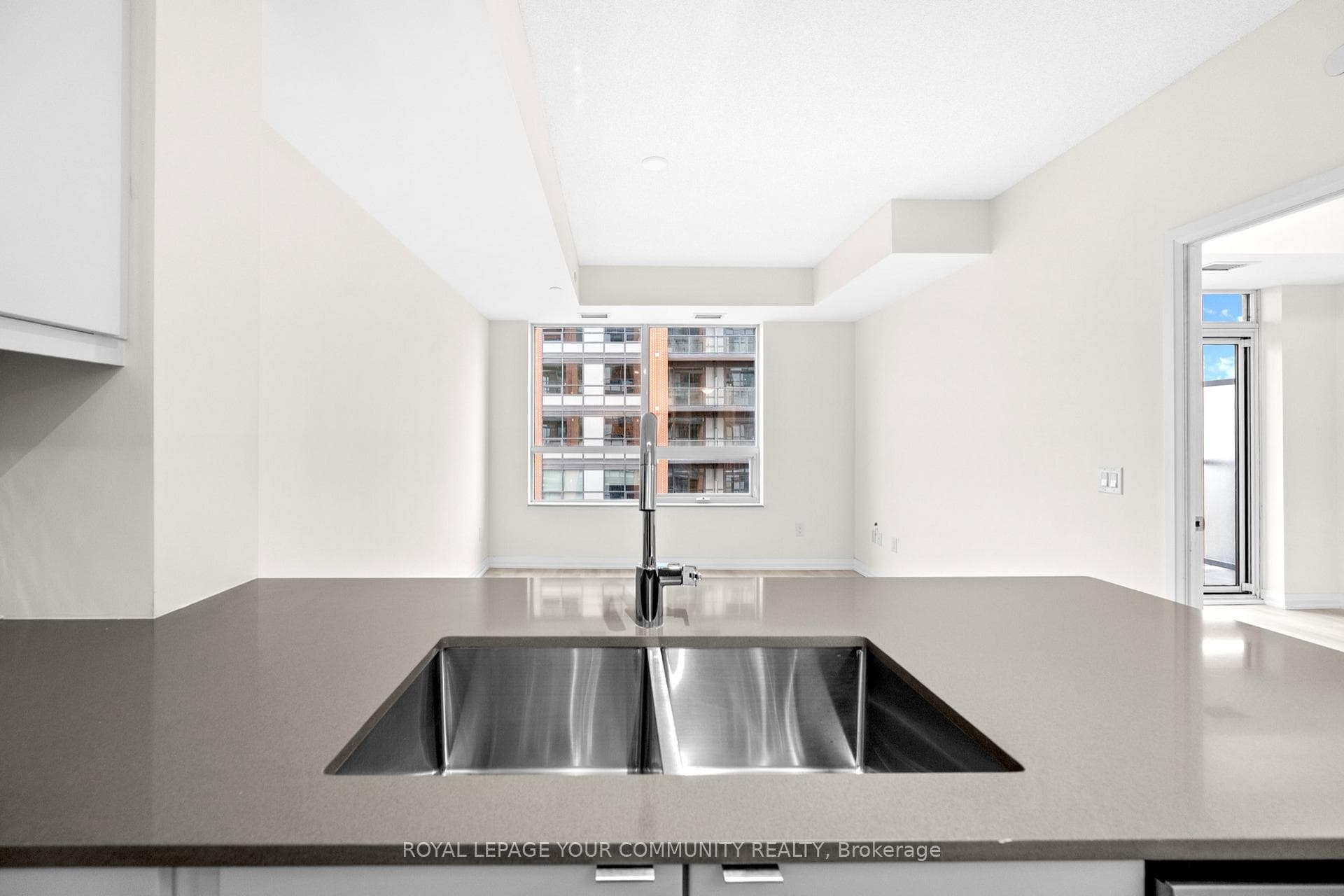 3270 Sheppard Avenue Unit 2525 photo 4