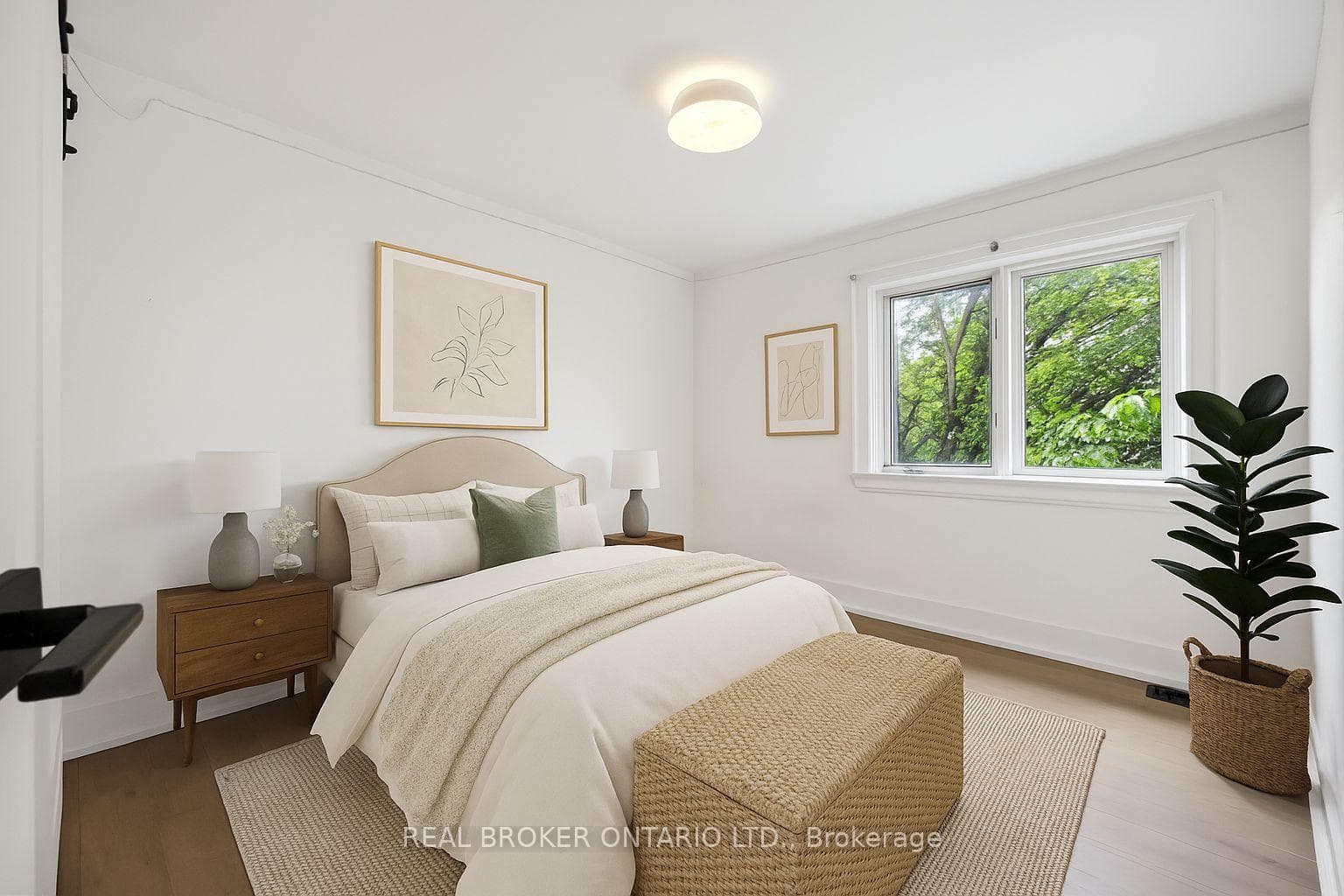 658 Davenport Road photo 5