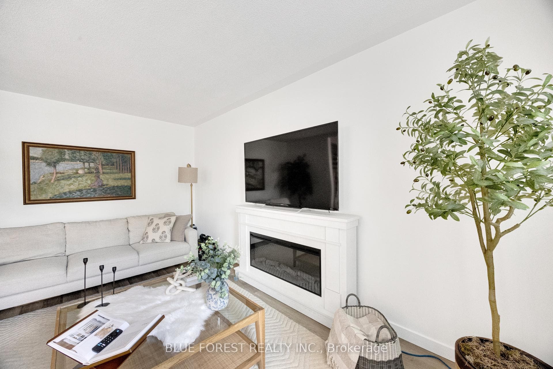 230 Clarke Road Unit 92 photo 19