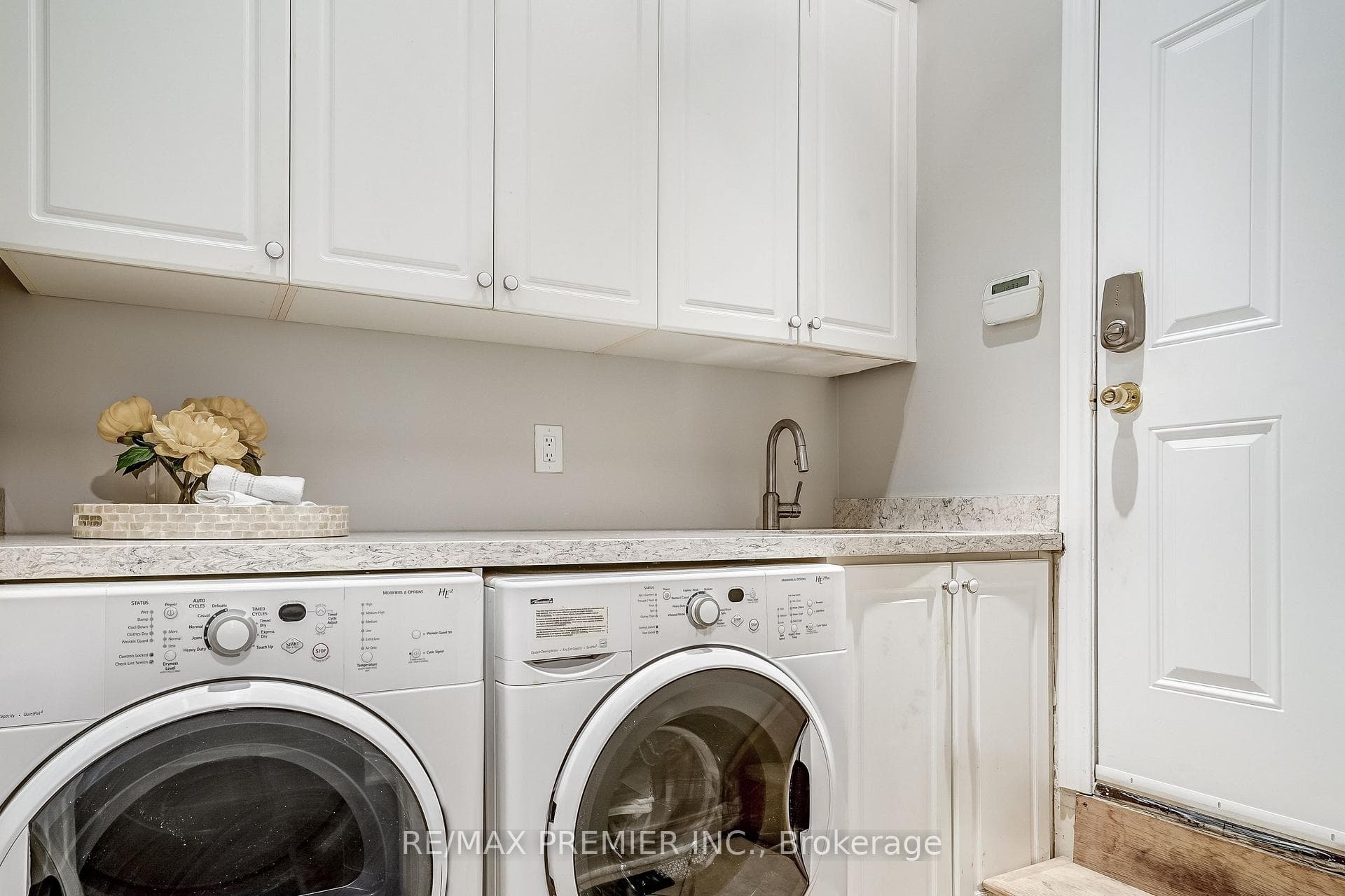 7 Alice Springs Crescent photo 22