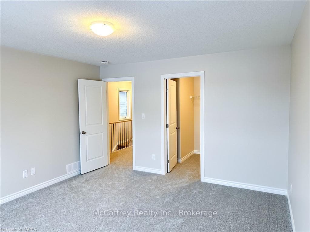 237 HERITAGE PARK Drive photo 33