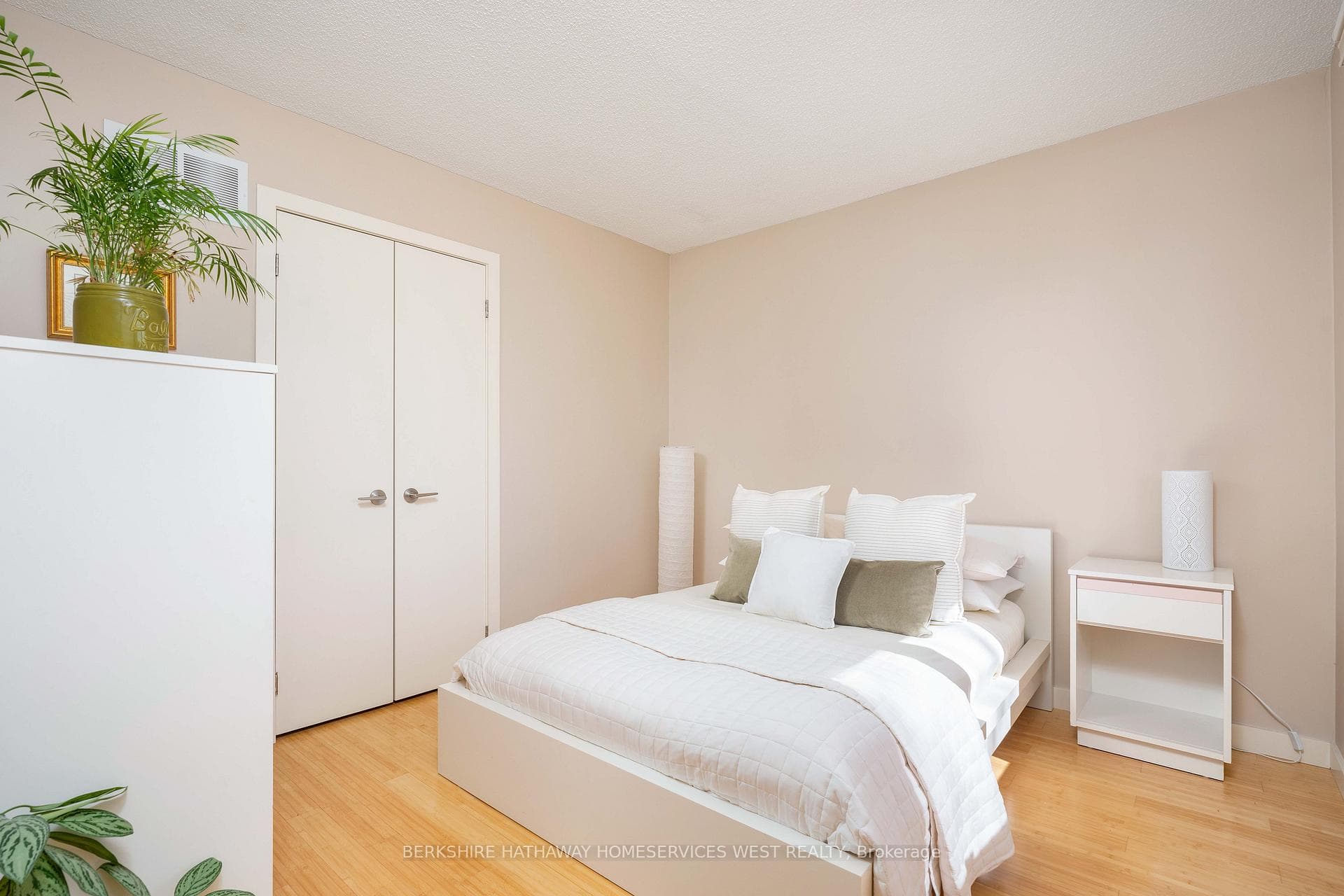 145 Speyside Drive photo 29