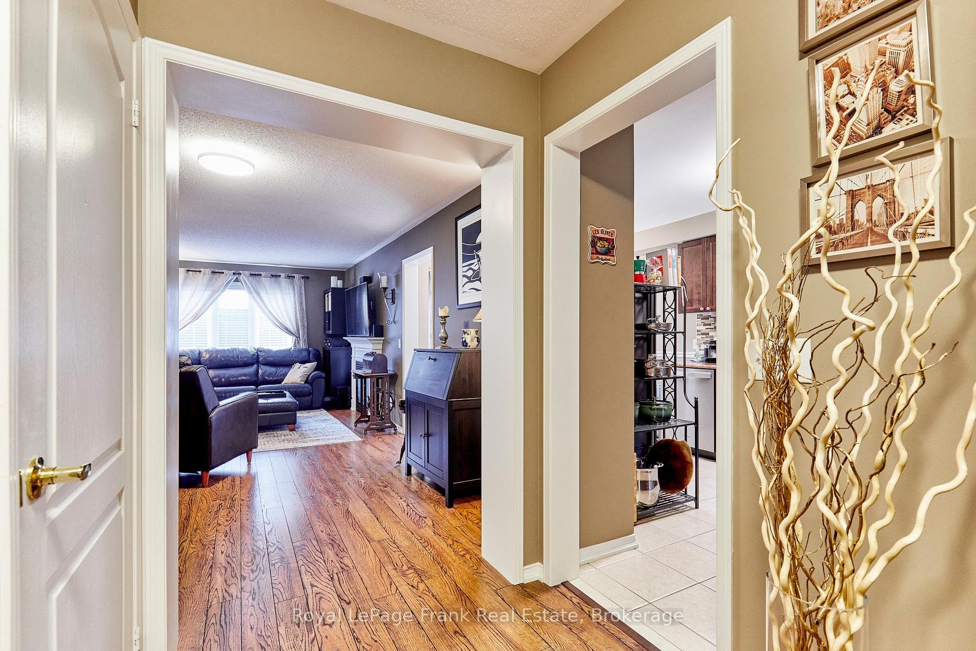 10 Lander Crescent photo 11