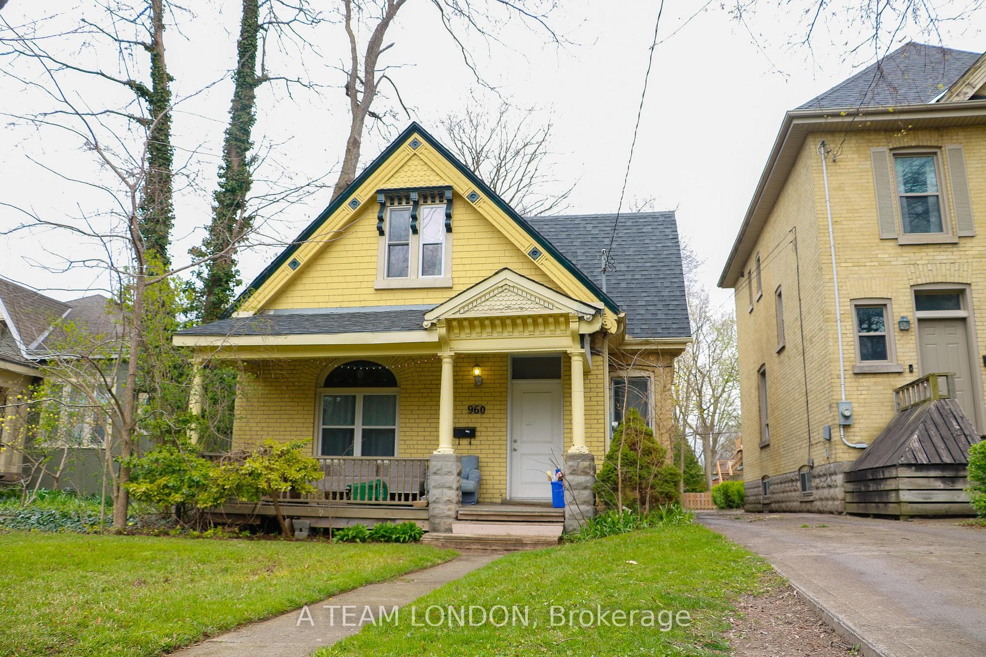 960 Richmond Street photo 2